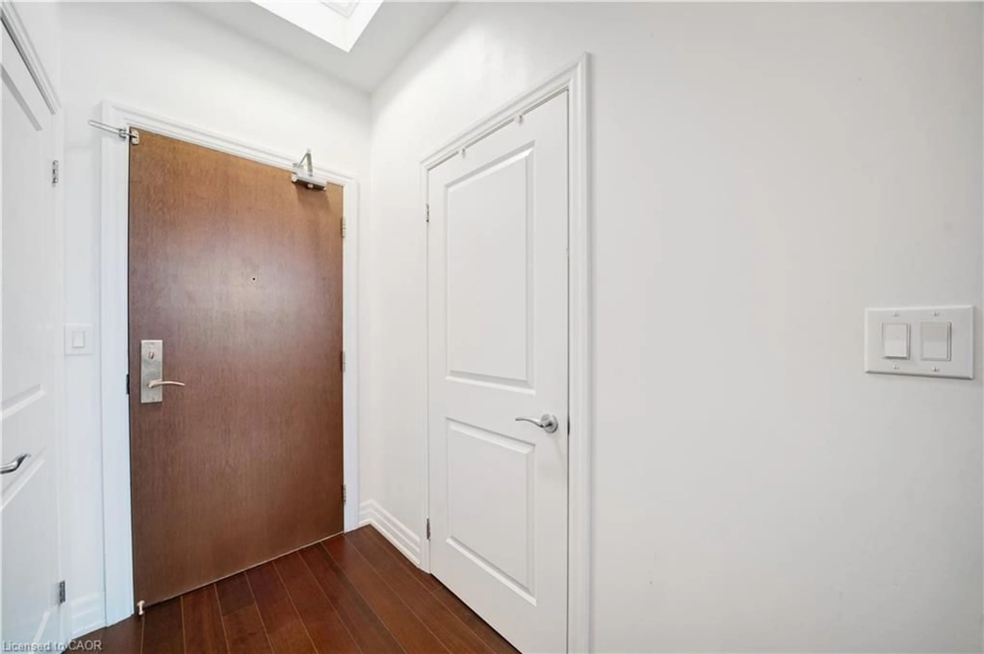 Unknown for 111 Civic Square Gate #619, Aurora Ontario L4G 0S6