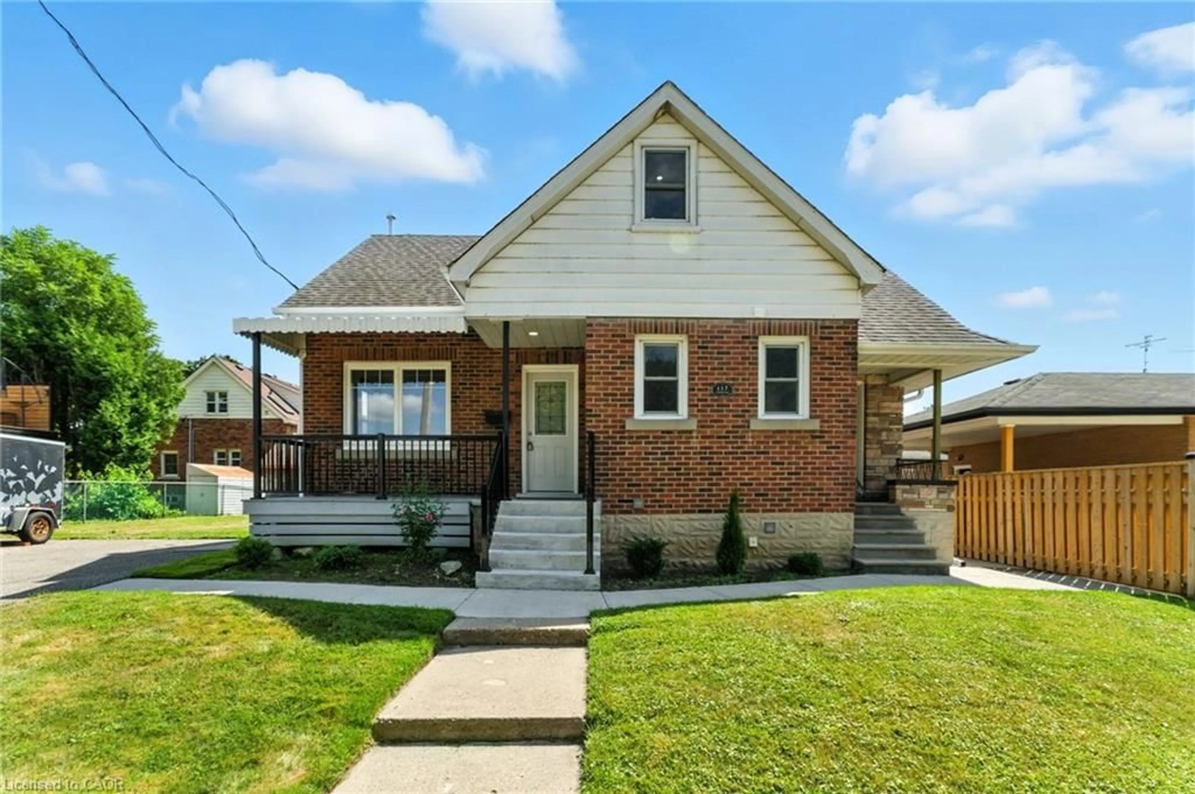 Home with brick exterior material, street for 117 Pollock Ave, Cambridge Ontario N1R 2C1