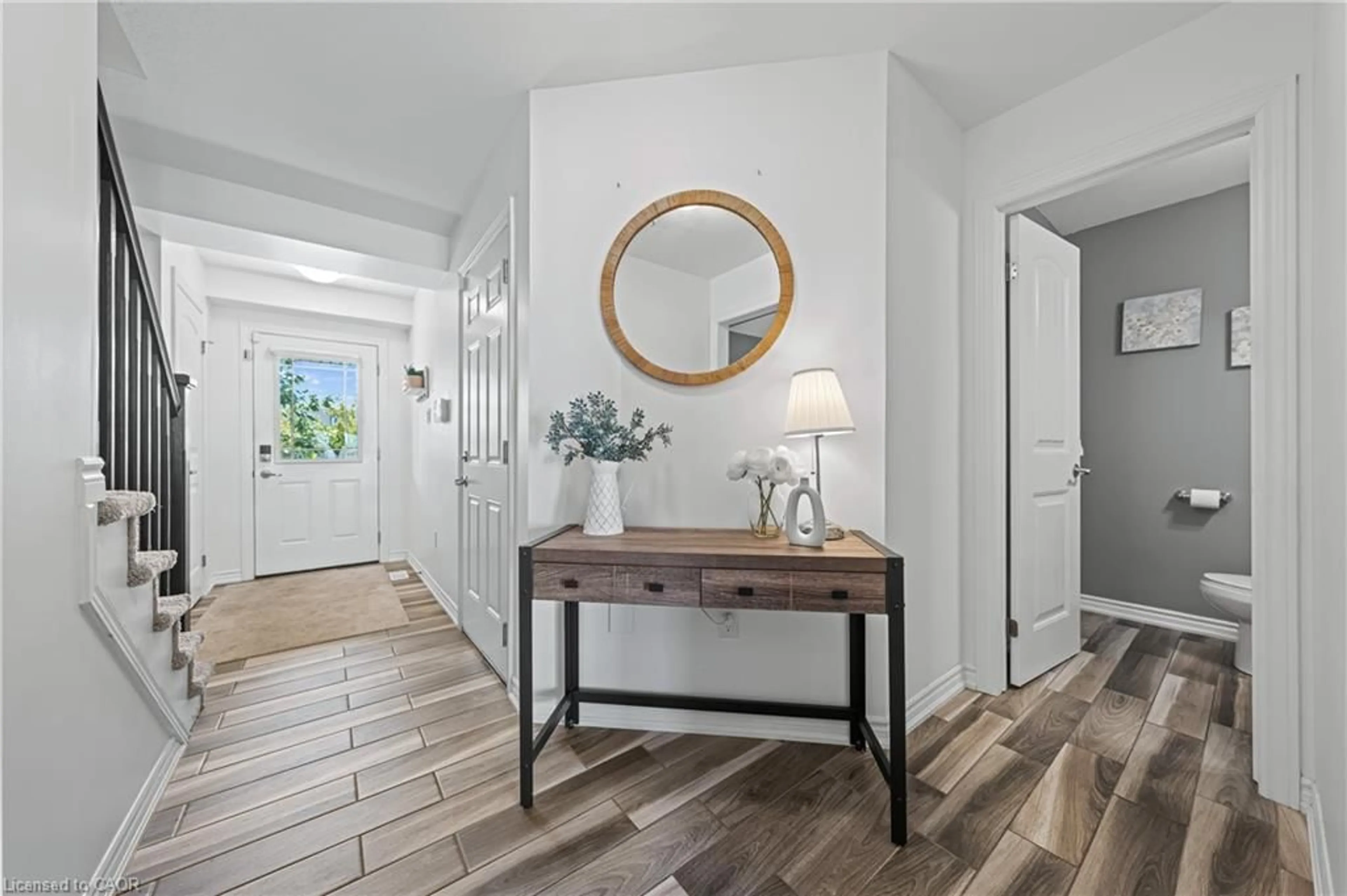 Indoor entryway for 59 Westminister Cres, Fergus Ontario N1M 0C4
