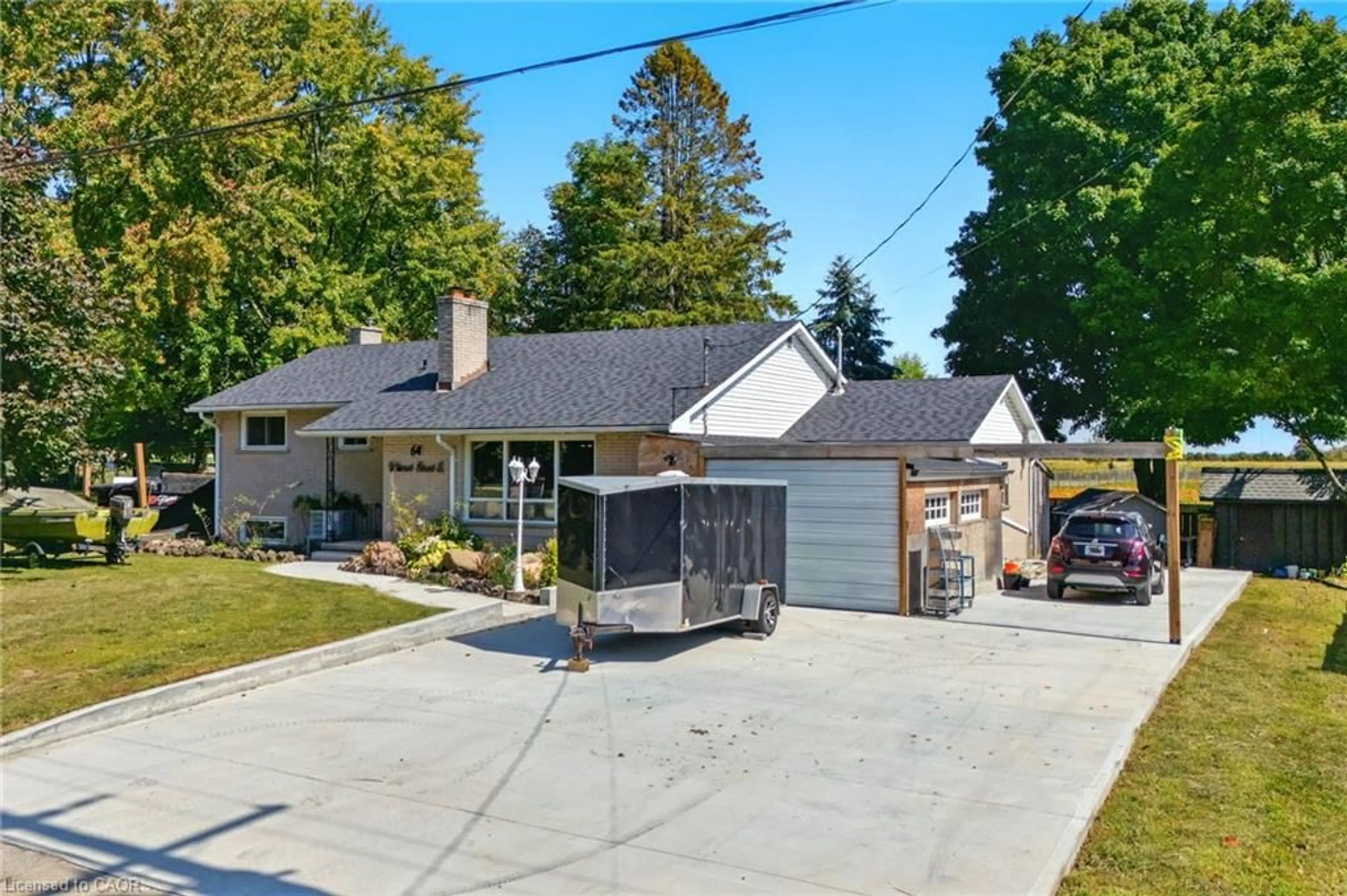 A pic from outside/outdoor area/front of a property/back of a property/a pic from drone, street for 64 Wilmot St, Drumbo Ontario N0J 1G0