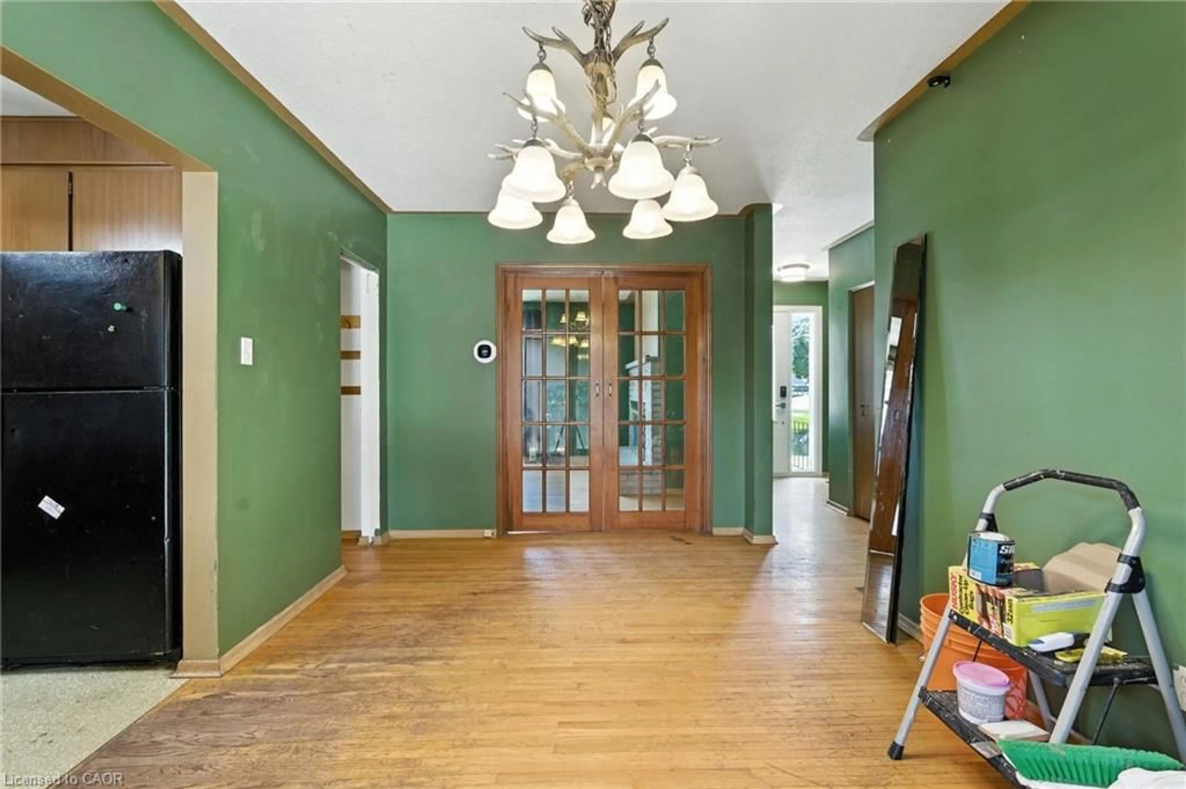 Indoor foyer for 64 Wilmot St, Drumbo Ontario N0J 1G0