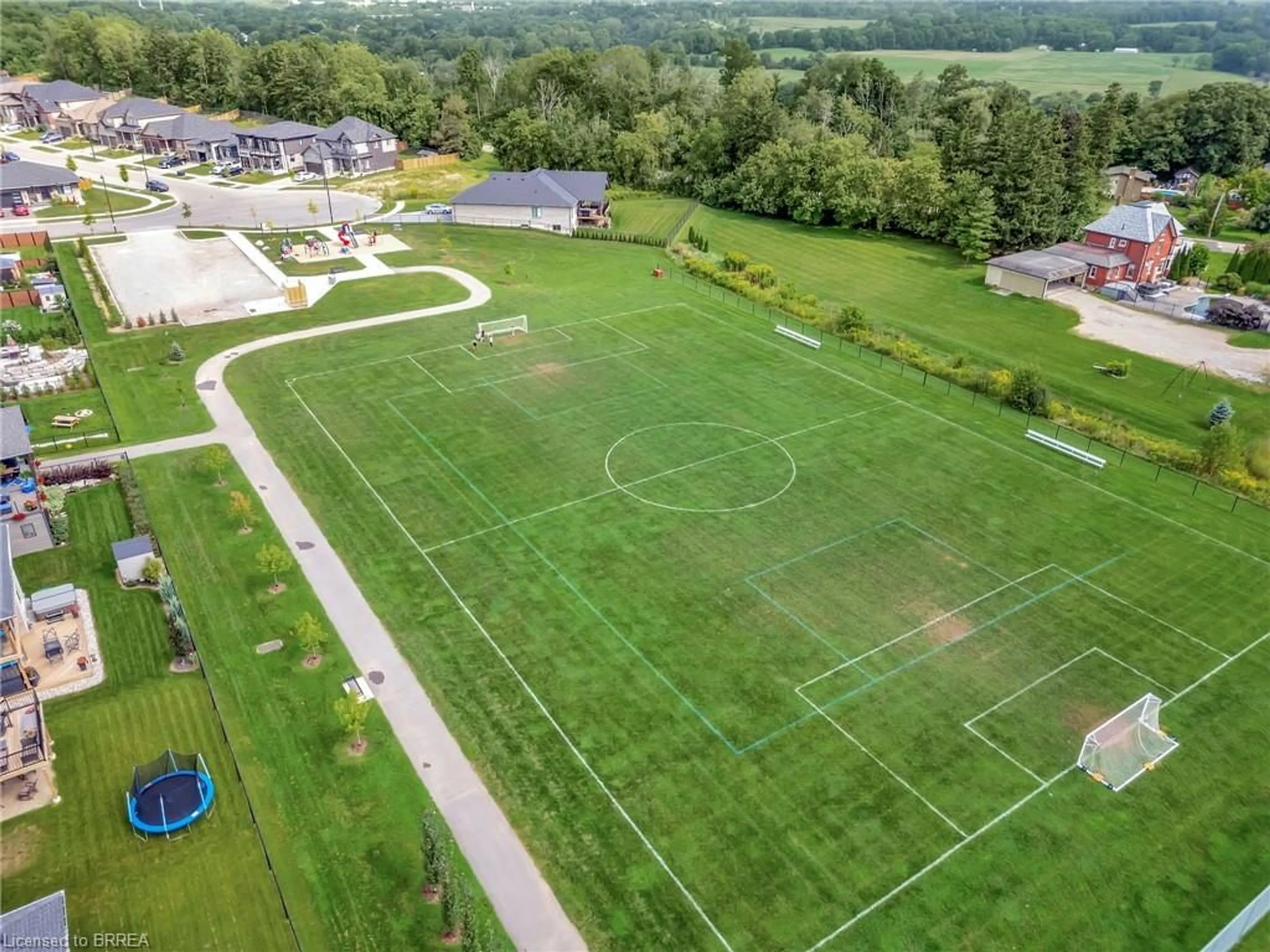 A pic from outside/outdoor area/front of a property/back of a property/a pic from drone, unknown for 18 Whiting Dr, Paris Ontario N3L 0H3