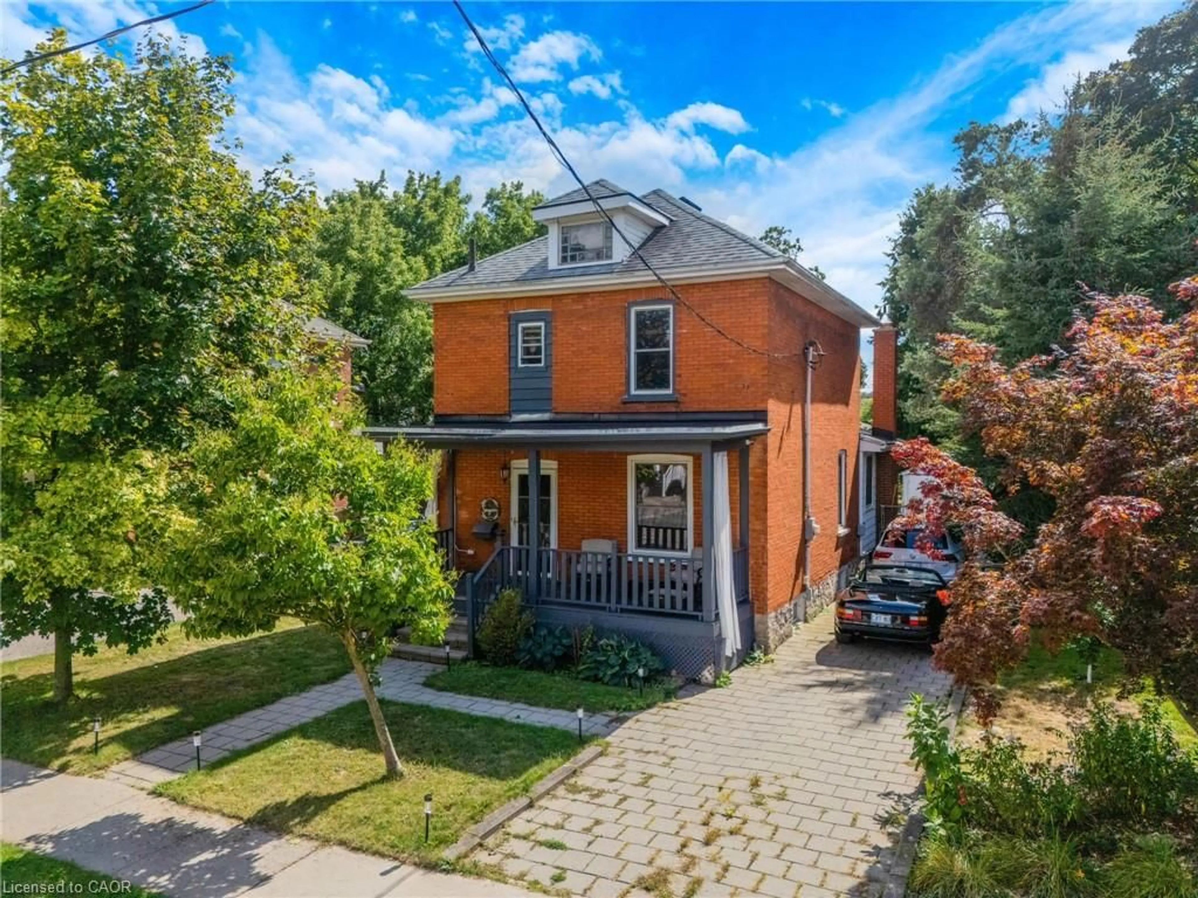 Home with brick exterior material, street for 540 Vine St, Cambridge Ontario N3H 2Y8