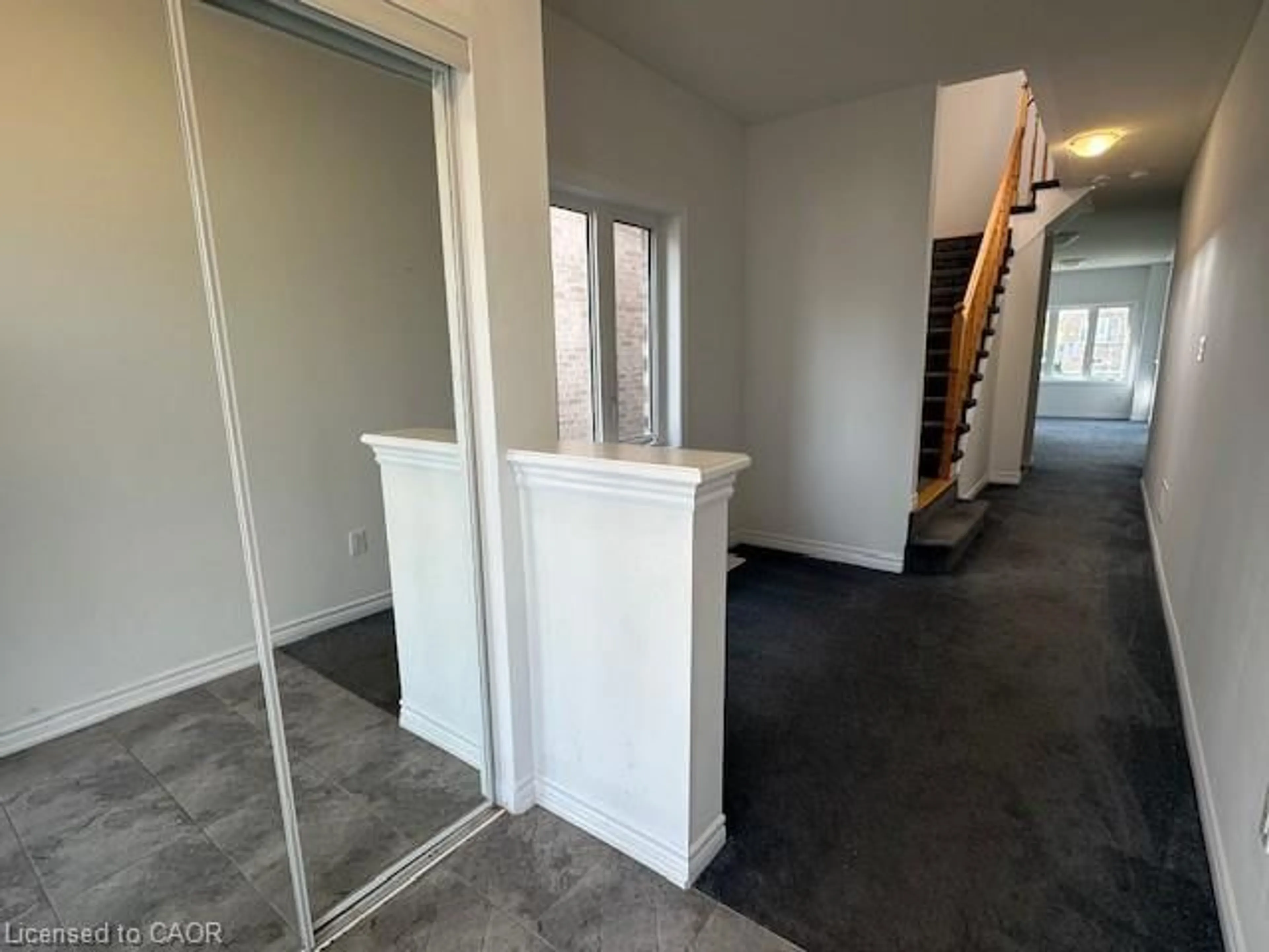 Indoor foyer for 145 Seeley Ave, Dundalk Ontario N0C 1B0
