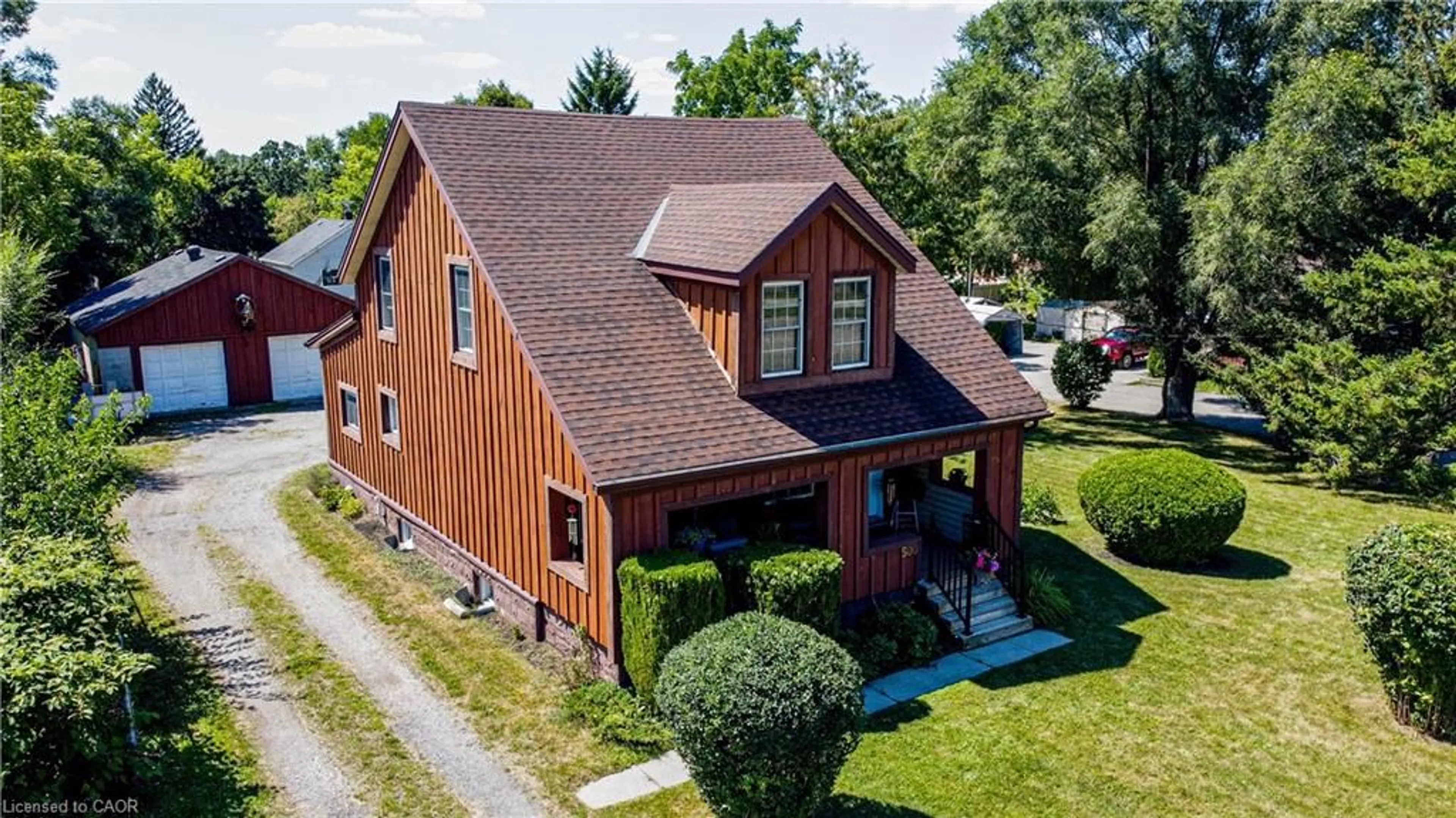 A pic from outside/outdoor area/front of a property/back of a property/a pic from drone, unknown for 500 Dundas St, Cambridge Ontario N1R 5R9