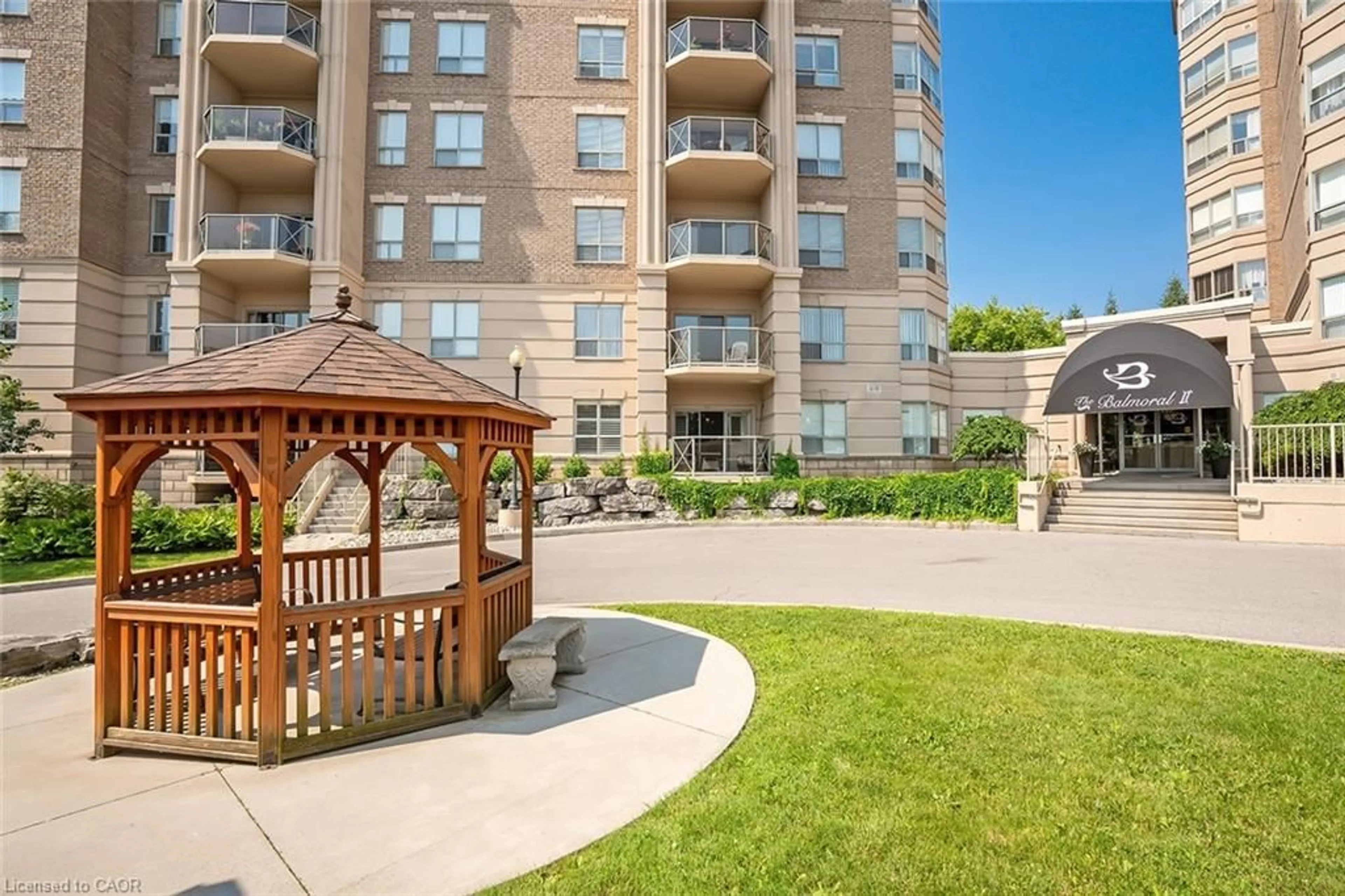 Patio, water/lake/river/ocean view for 2085 Amherst Heights Dr #108, Burlington Ontario L7P 5C2