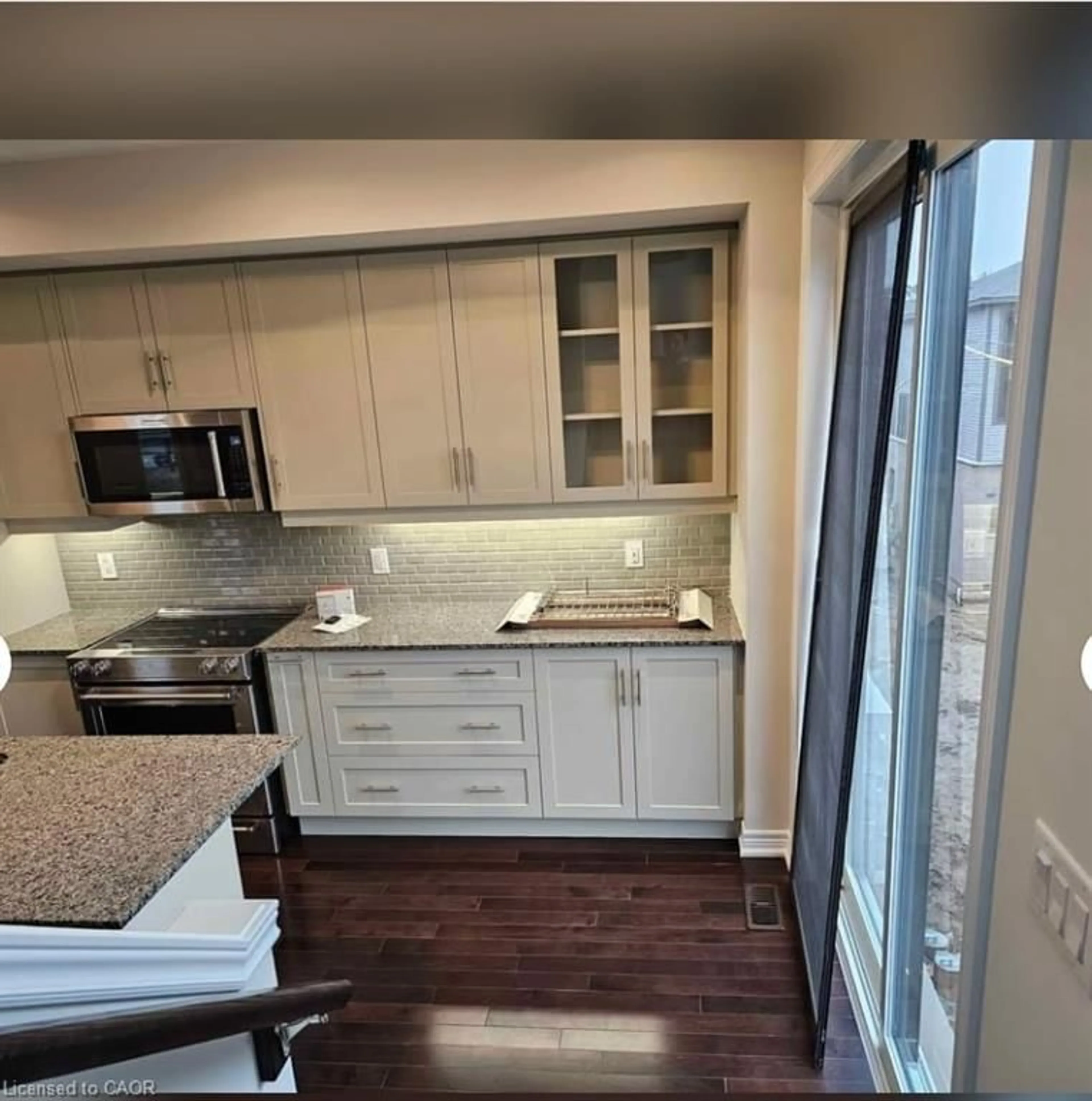 Open concept kitchen, unknown for 10 Birmingham Dr #149, Cambridge Ontario N1R 0C6
