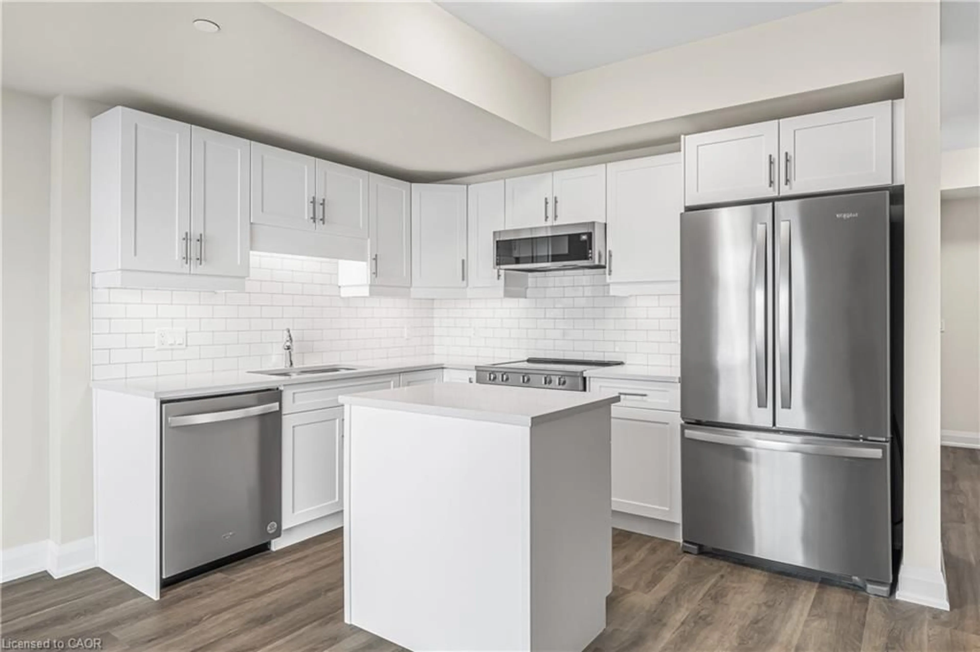 Open concept kitchen, ceramic/tile floor for 118 Summersides Blvd #114, Fonthill Ontario L0E 1E1