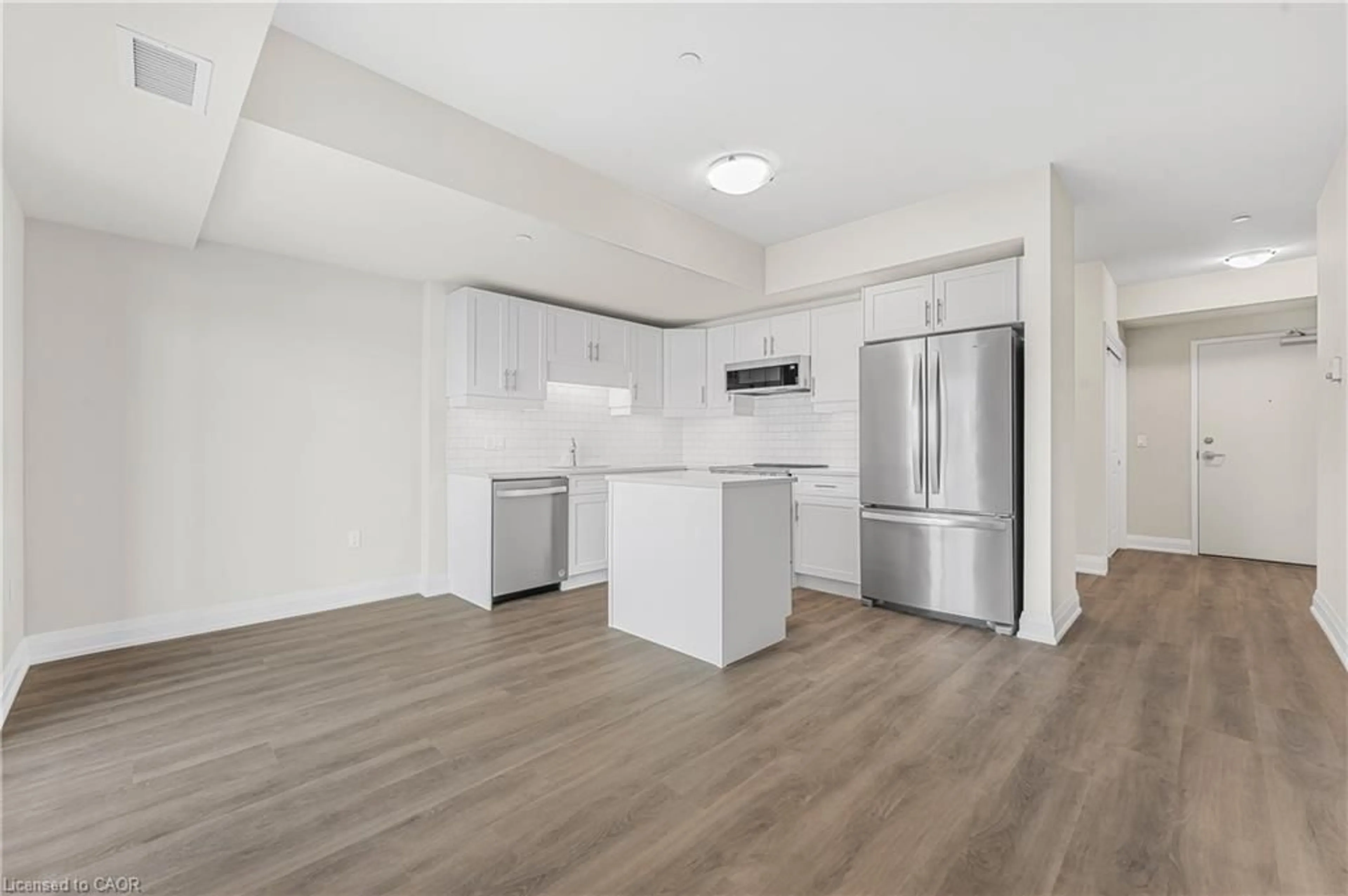 Open concept kitchen, unknown for 118 Summersides Blvd #114, Fonthill Ontario L0E 1E1