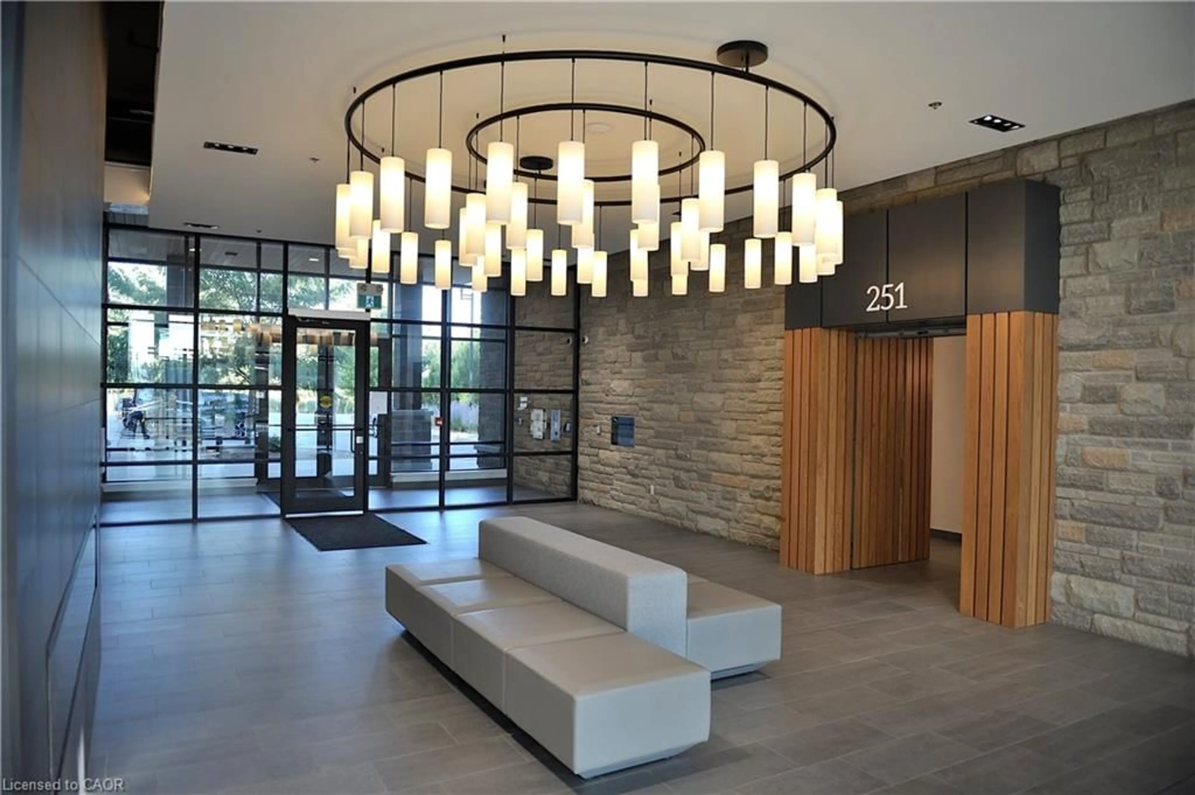Indoor foyer for 251 Northfield Drive East Dr #403, Waterloo Ontario N2K 0G5