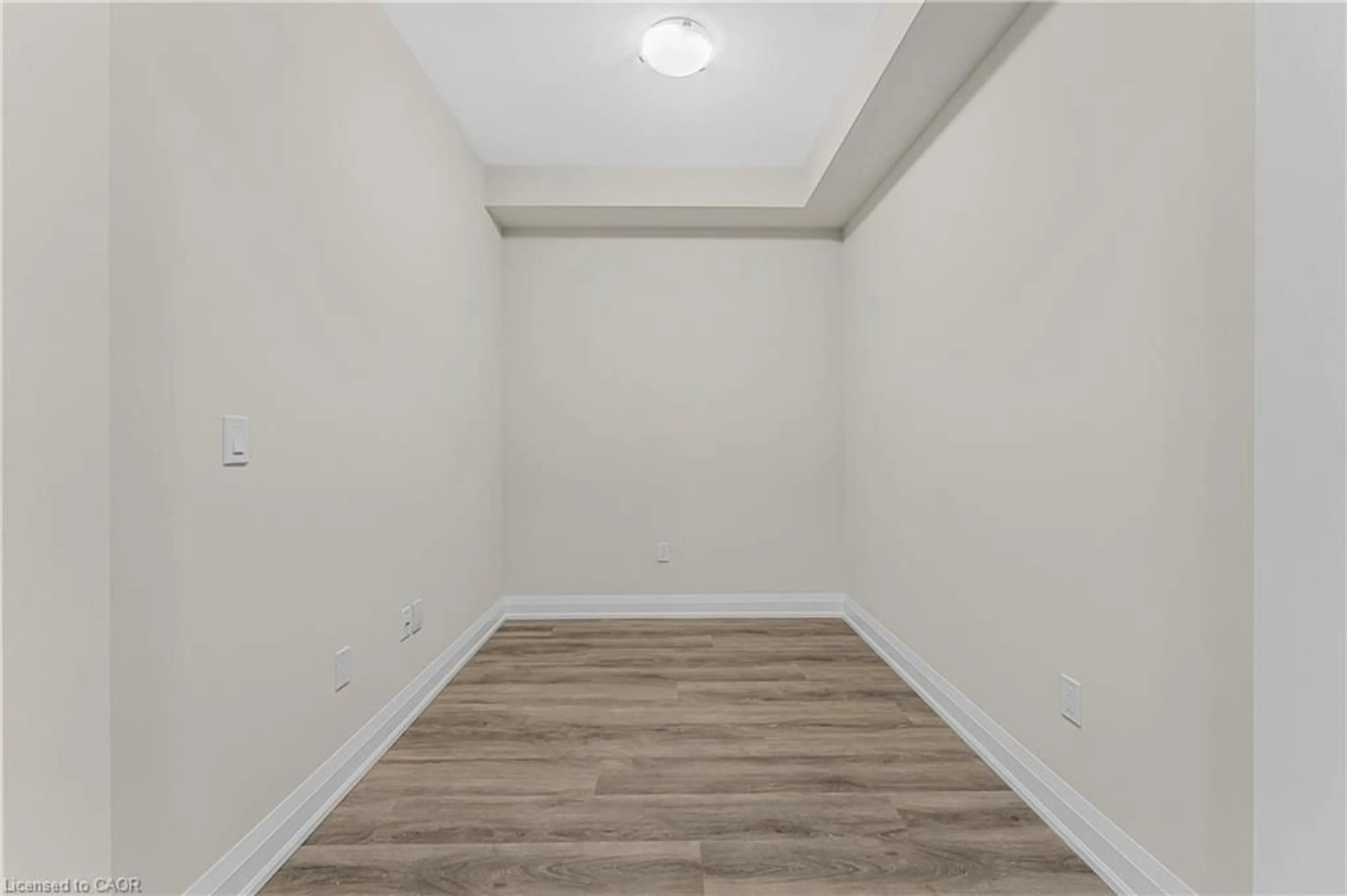 A pic of a room for 118 Summersides Blvd #303, Fonthill Ontario L0E 1E1