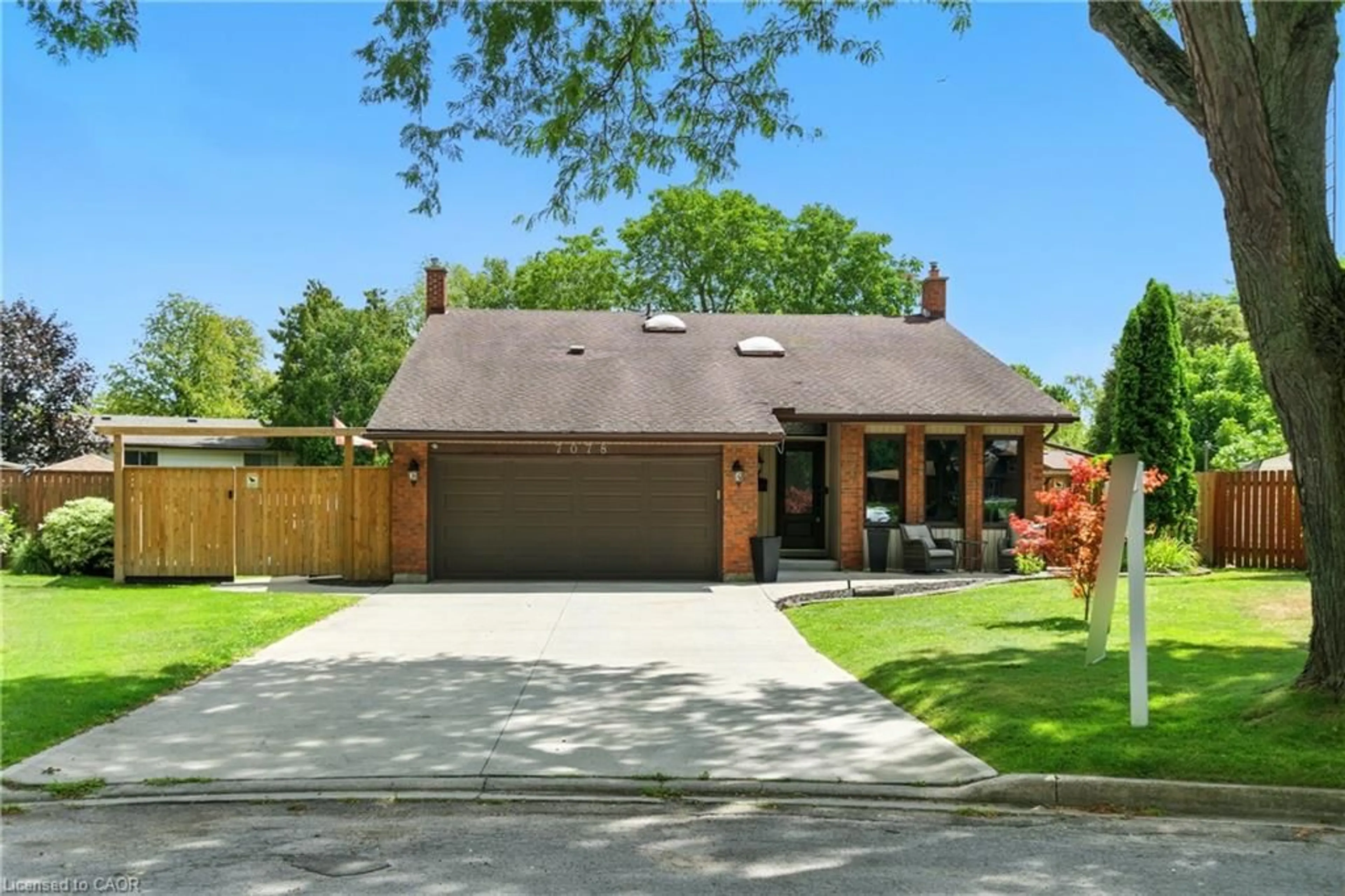 Home with brick exterior material, street for 7078 Rosseau Pl, Niagara Falls Ontario L2J 3V2