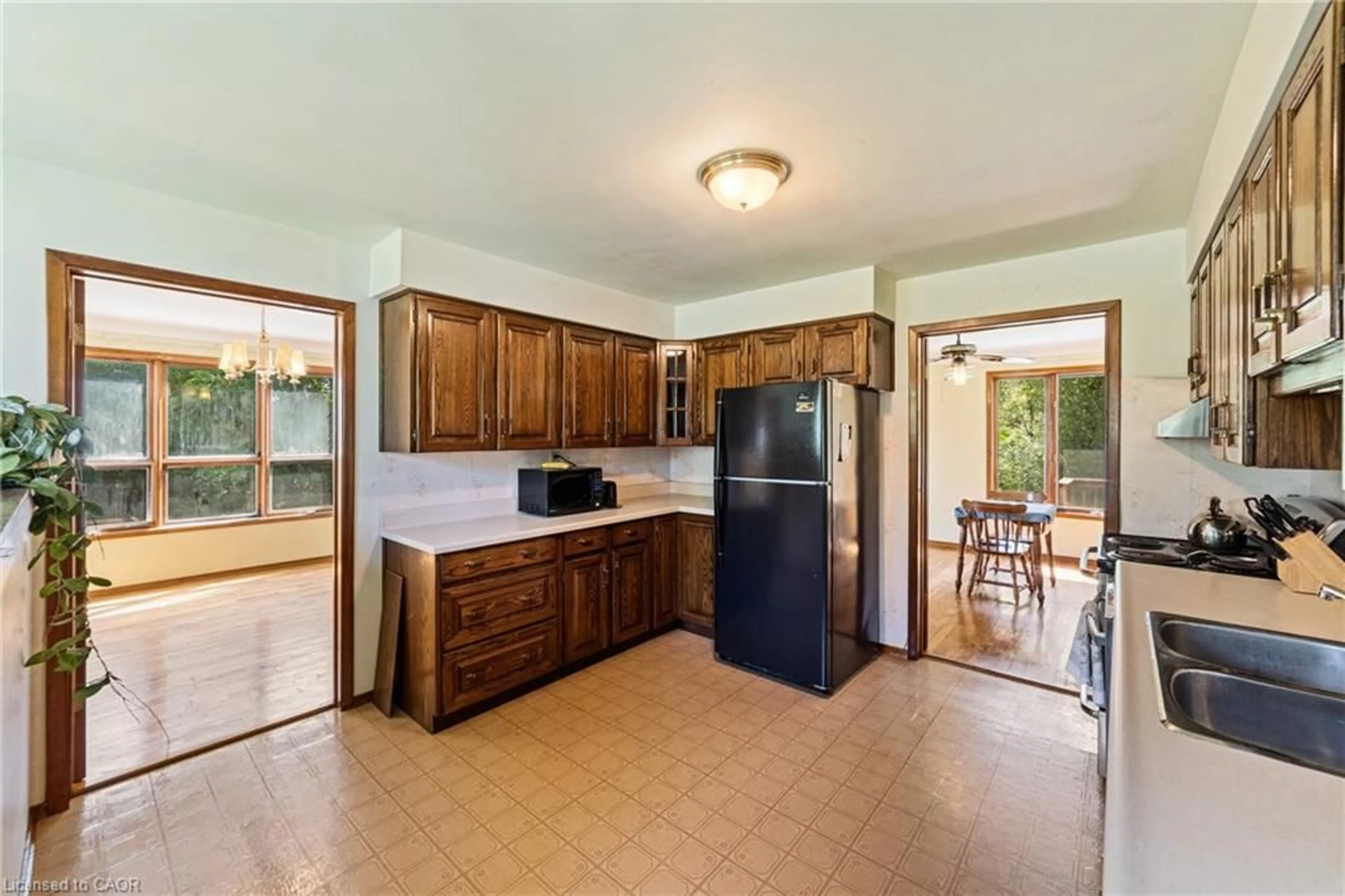 Standard kitchen, unknown for 1744 6th Con Rd W, Flamborough Ontario N0B 1L0