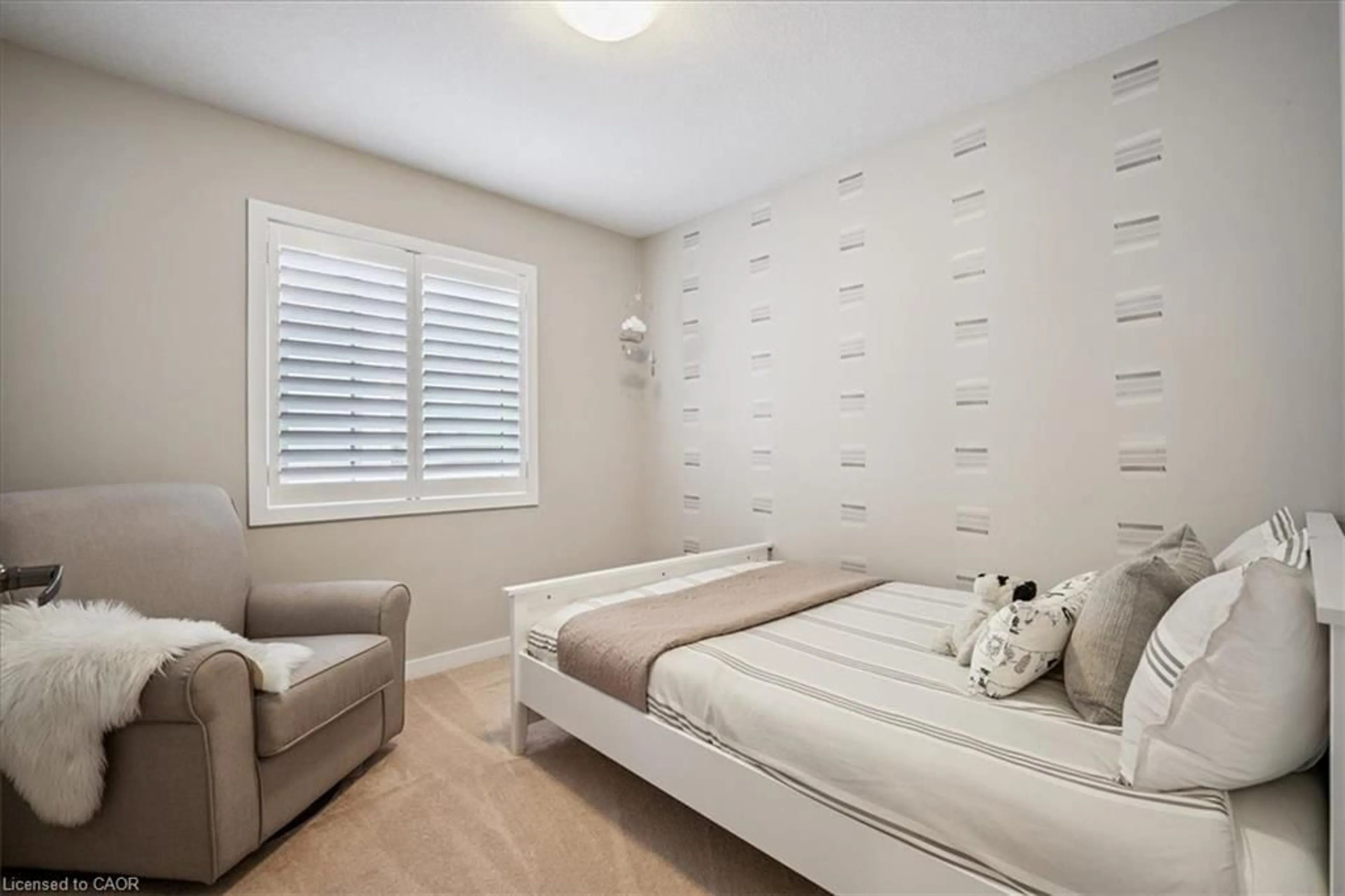 Bedroom with bed, unknown for 19 Prestwick St, Stoney Creek Ontario L8J 0K6