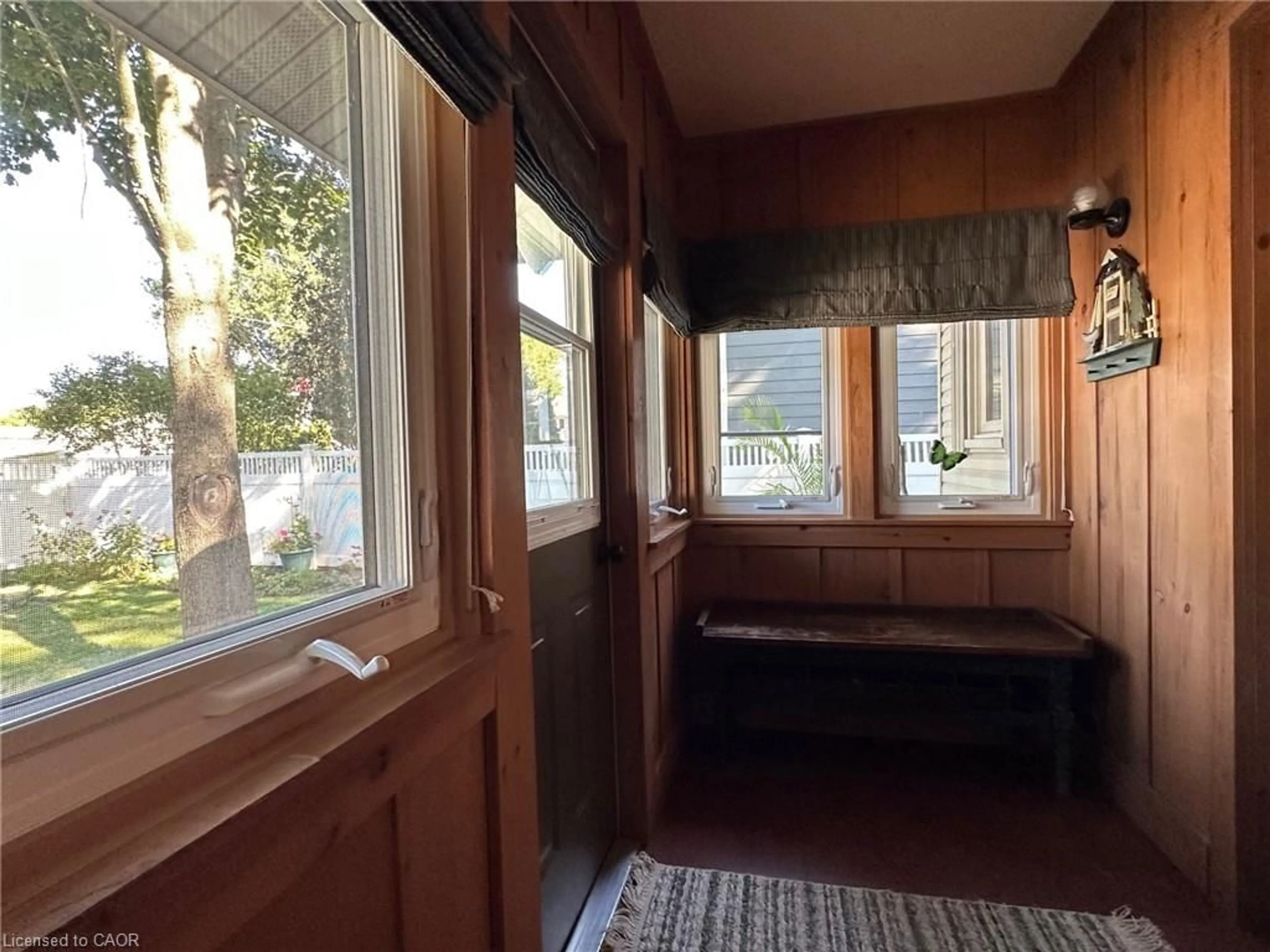 Indoor entryway for 148 Cedar Dr Dr, Turkey Point Ontario N0E 1T0