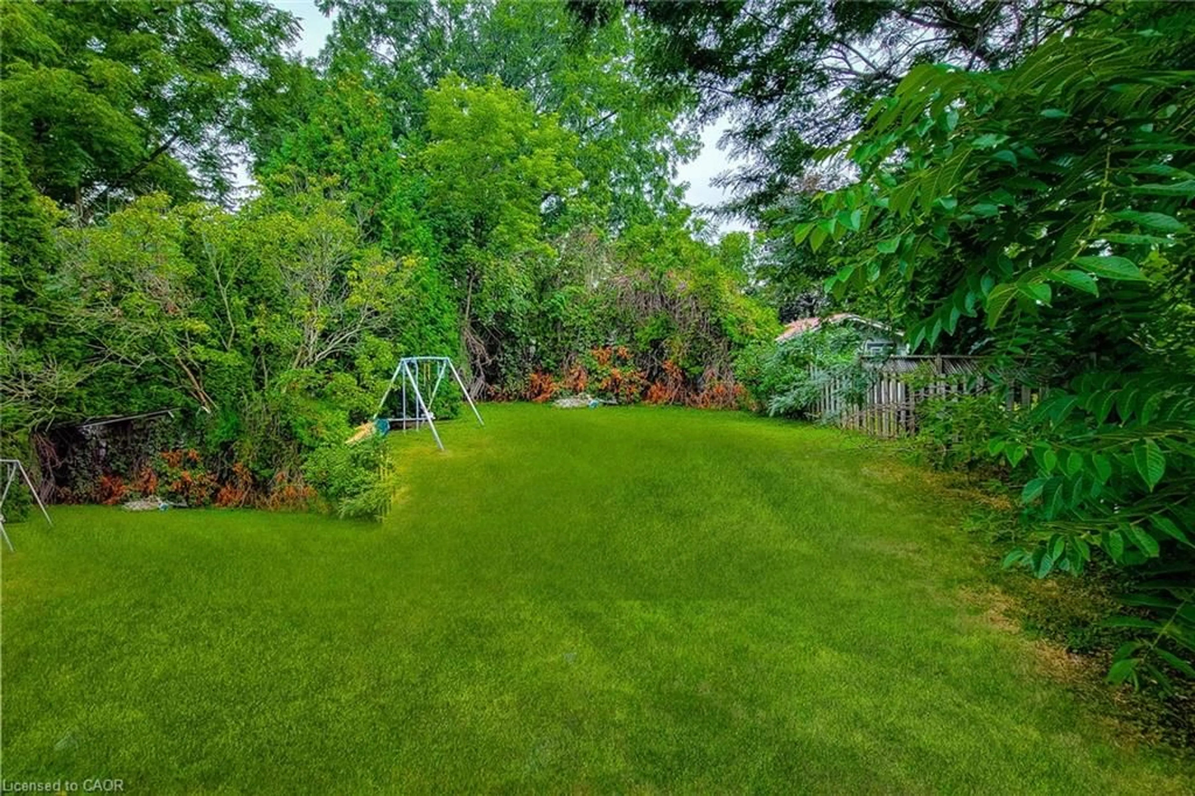 Patio, forest/trees view for 246 Bowman St, Hamilton Ontario L8S 2V2