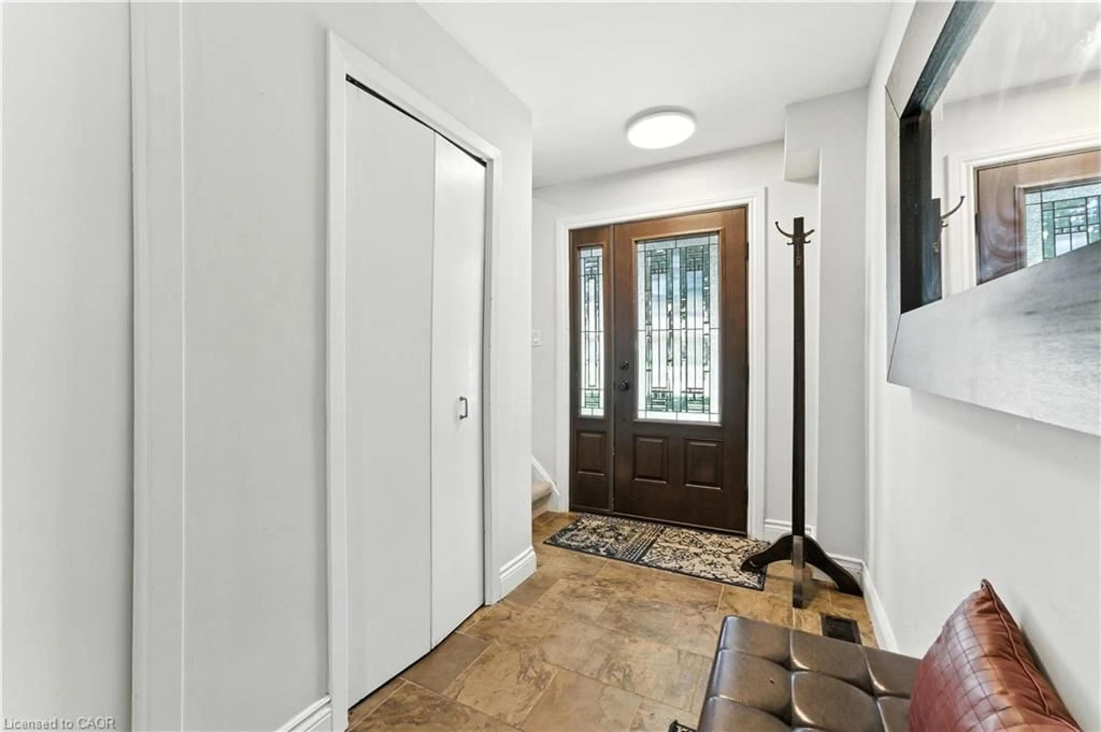 Indoor entryway for 124 Southwood Dr, Cambridge Ontario N1S 3S2