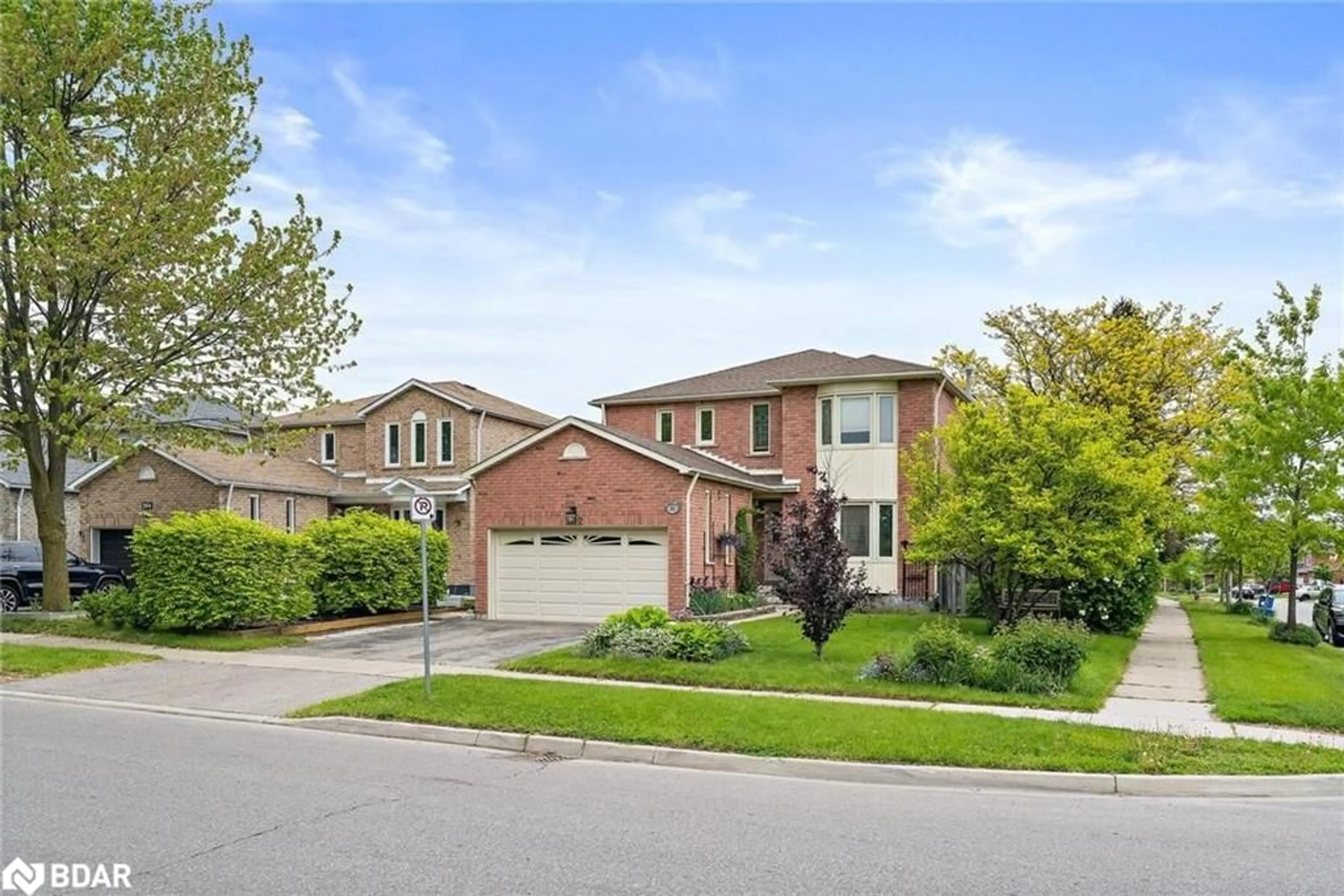 Home with brick exterior material, street for 262 Murray St, Brampton Ontario L6X 3T4
