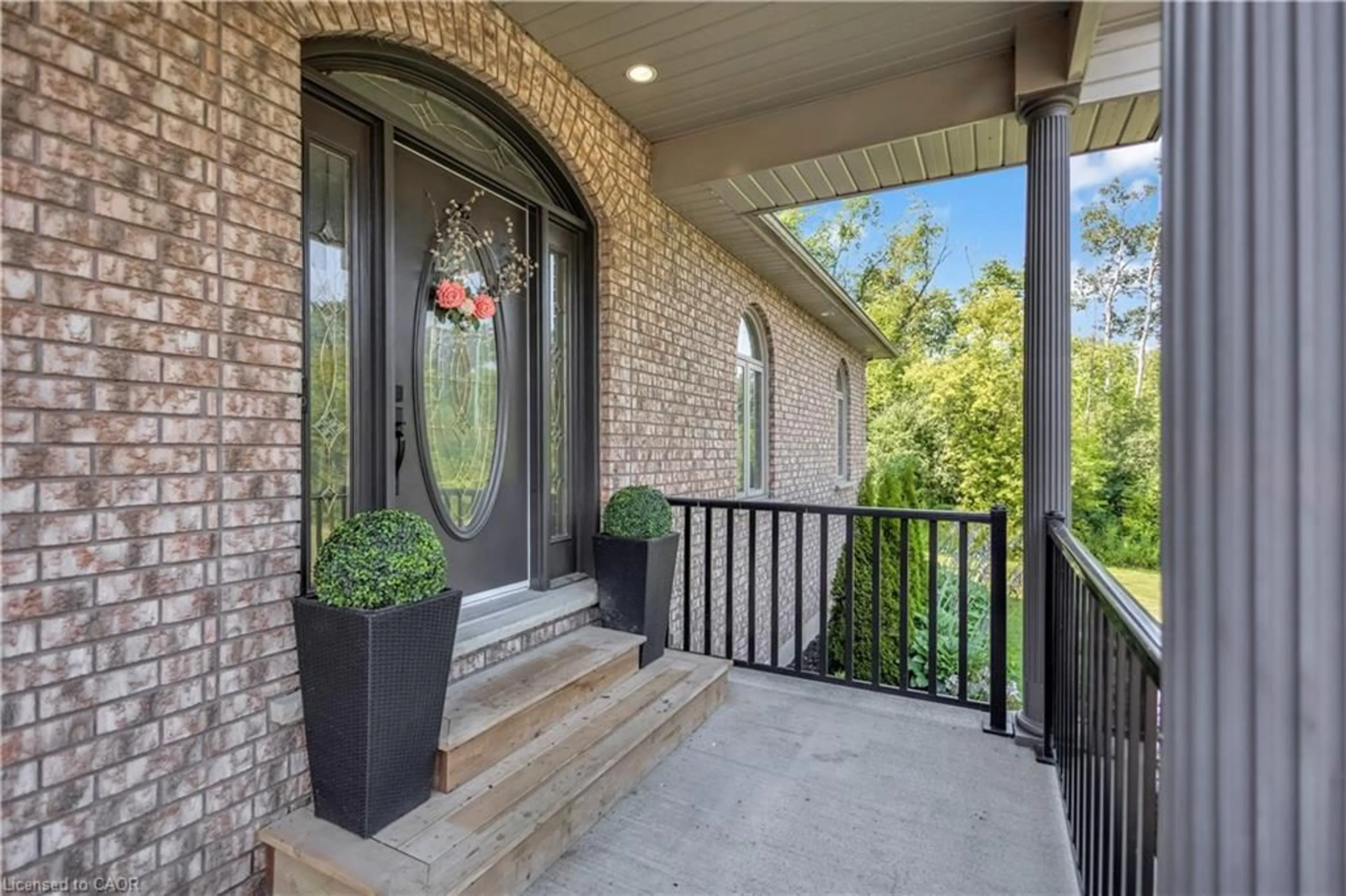 Indoor entryway for 30 Douglas St, Brantford Ontario N3T 0M6