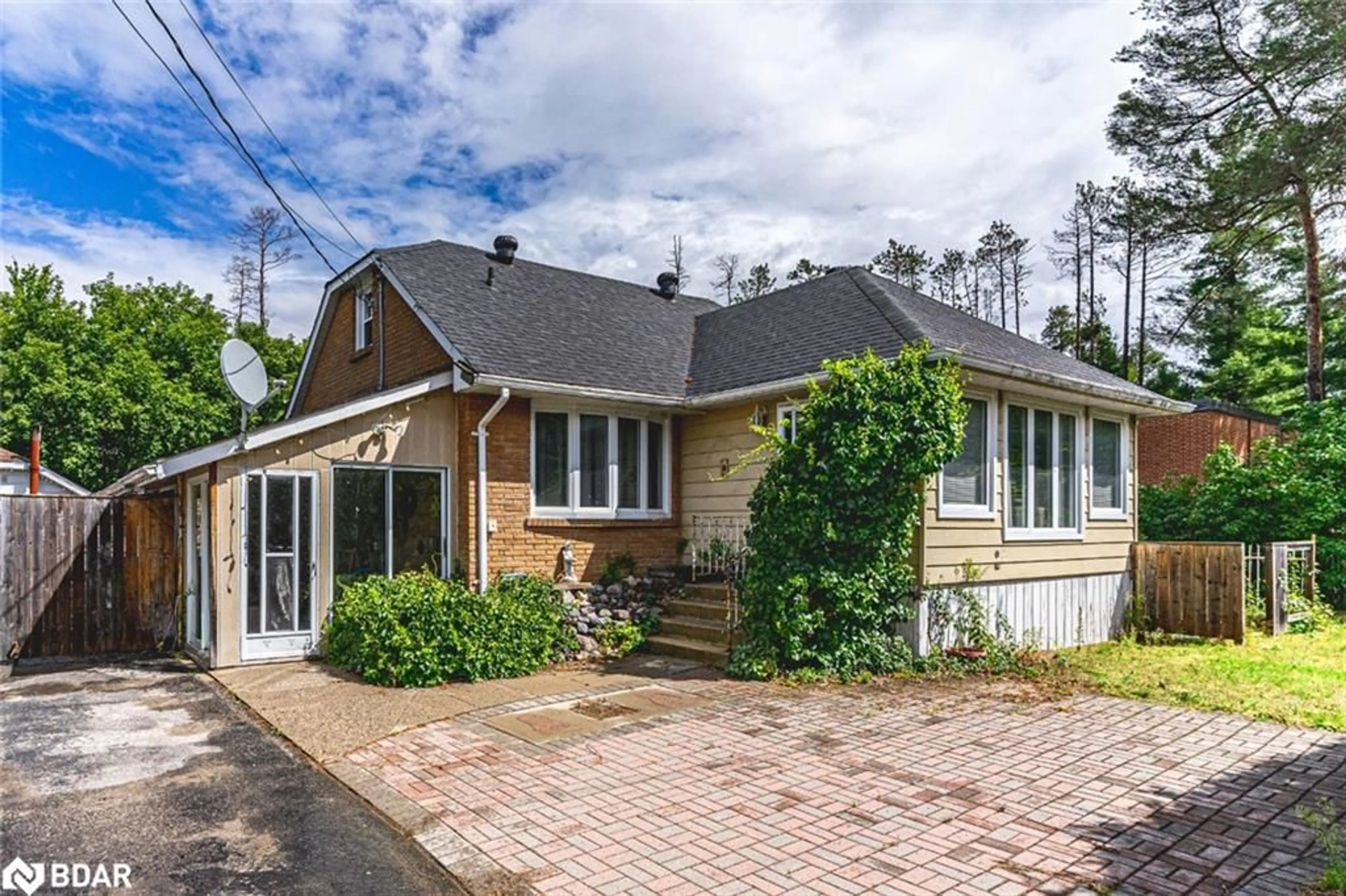 Unknown for 42 Mill St, Angus Ontario L3W 0V7