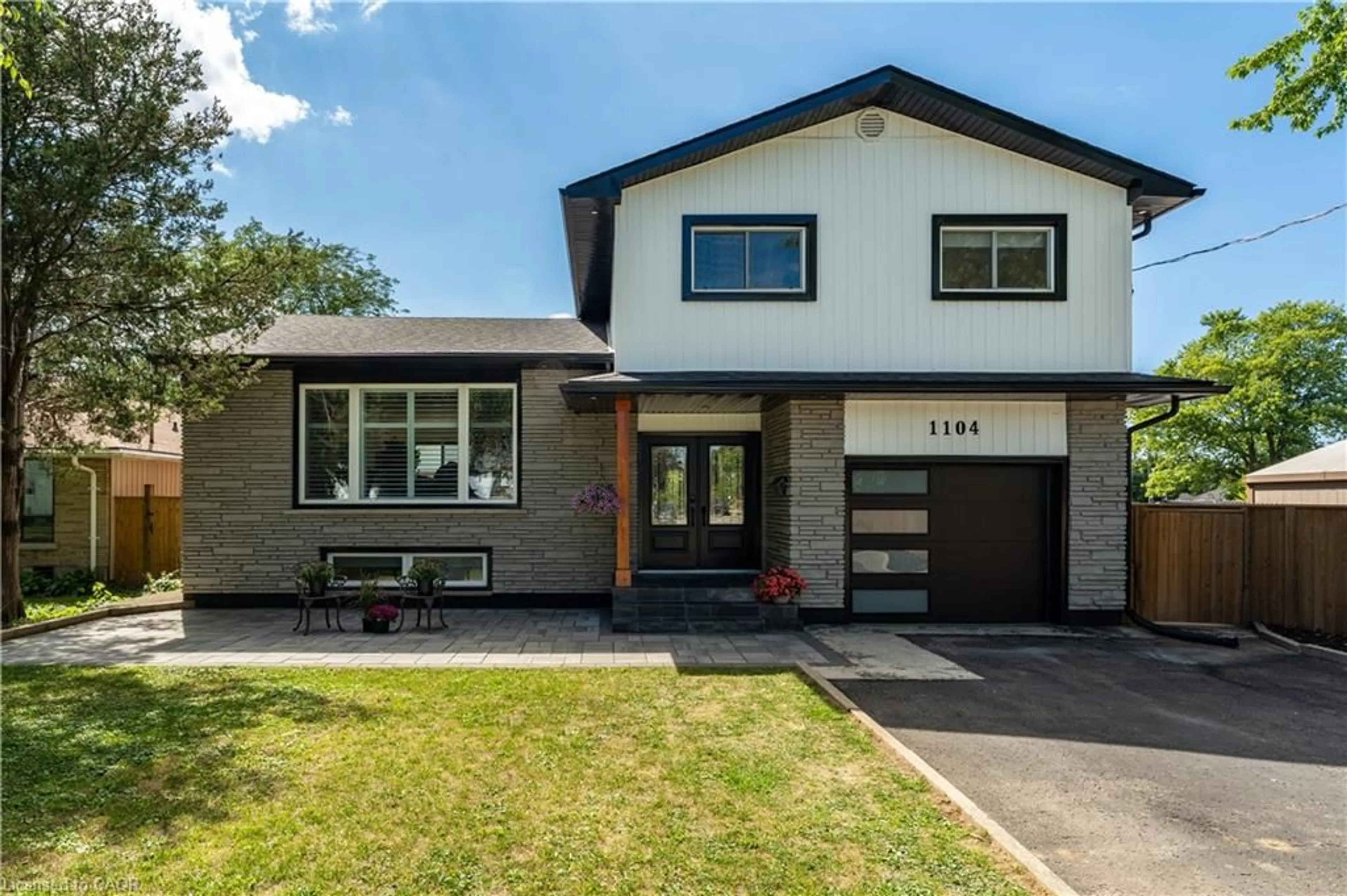 Home with brick exterior material, street for 1104 Vansickle Rd, St. Catharines Ontario L2S 2Z8