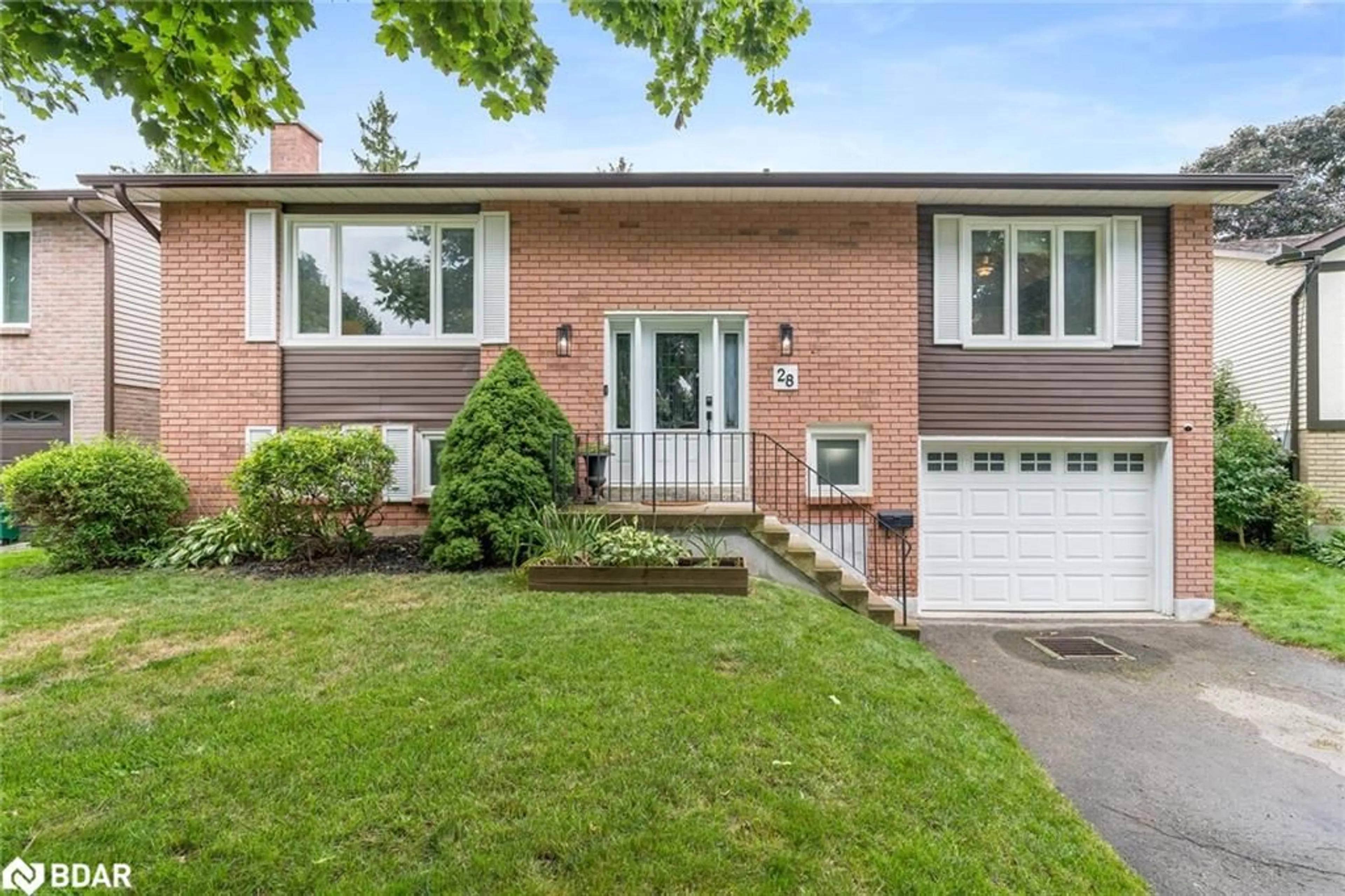 Home with brick exterior material, street for 28 Adams Crt, Acton Ontario L7J 2V8