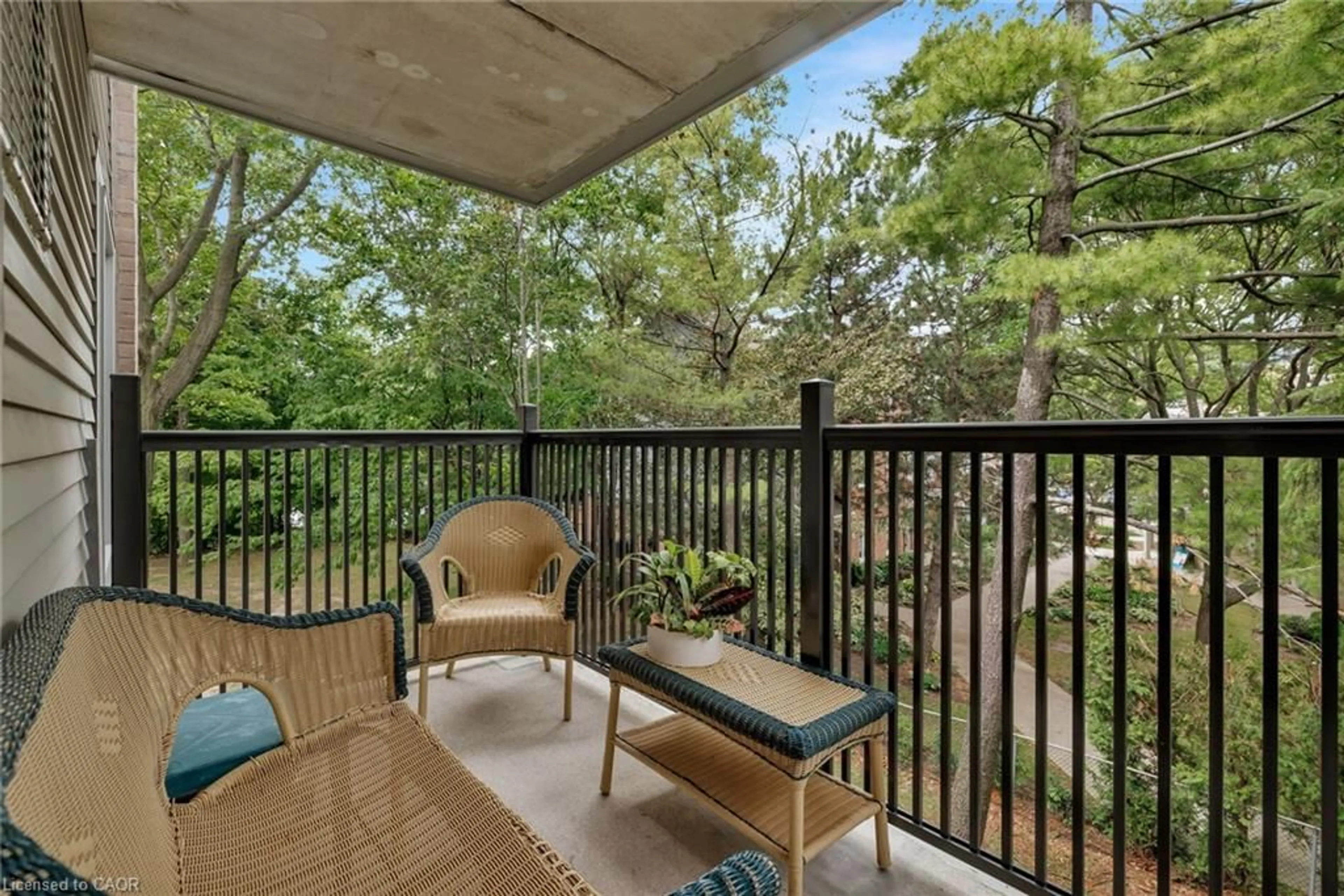 Patio, water/lake/river/ocean view for 2040 Cleaver Ave, Burlington Ontario L7M 4C4