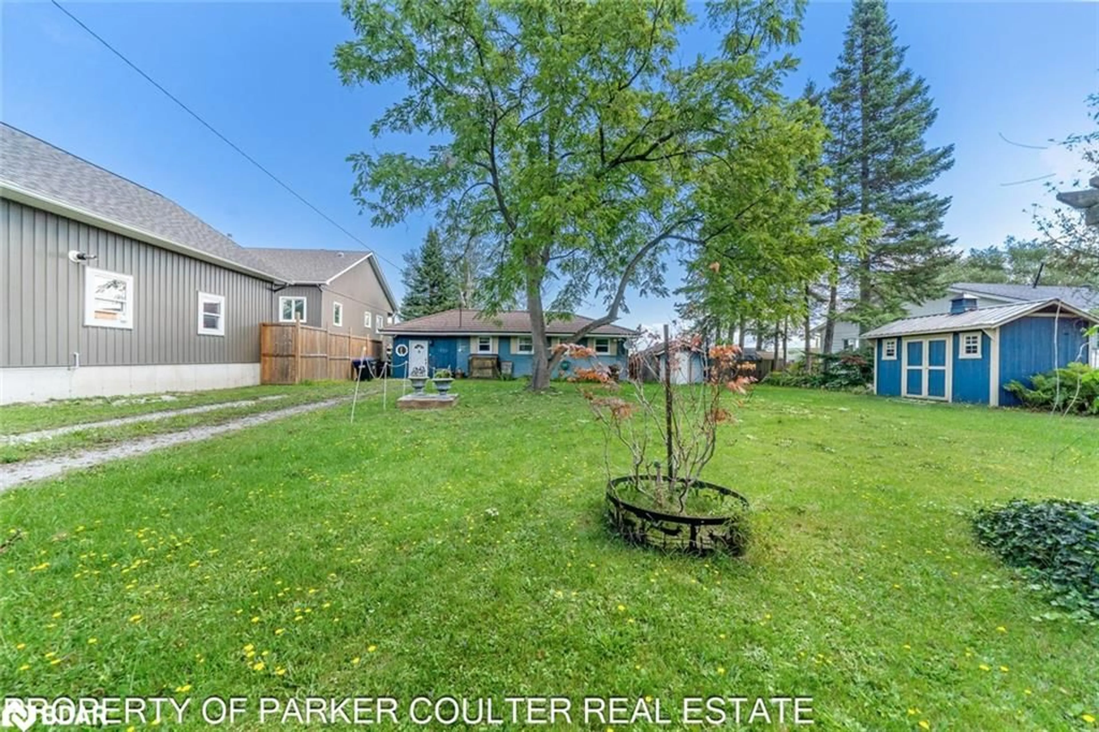 Patio, street for 121 Maskinonge Road, Victoria Harbour Ontario L0K 2A0