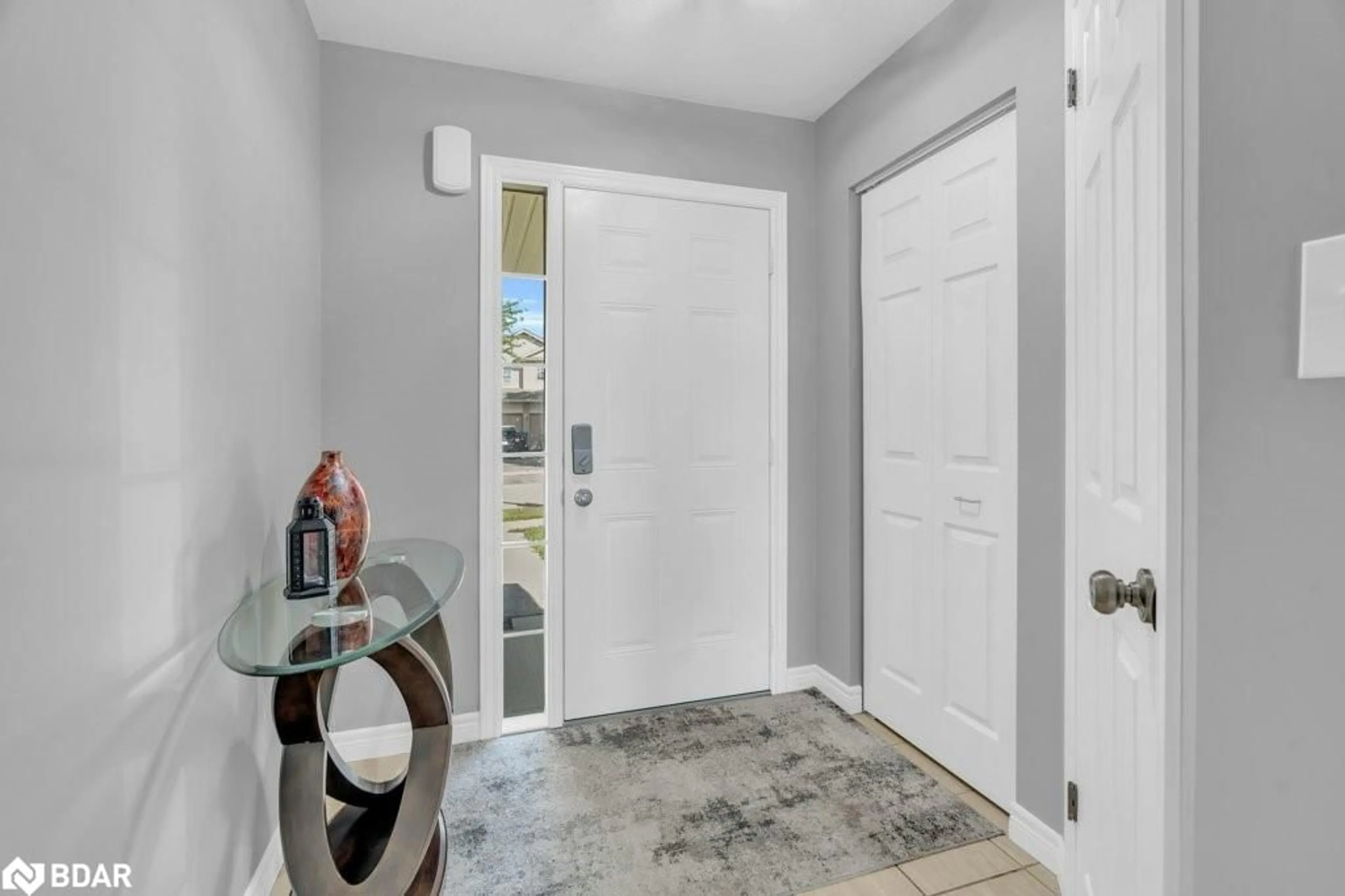 Indoor entryway for 3 Davison Drive Dr, Guelph Ontario N1E 0C1