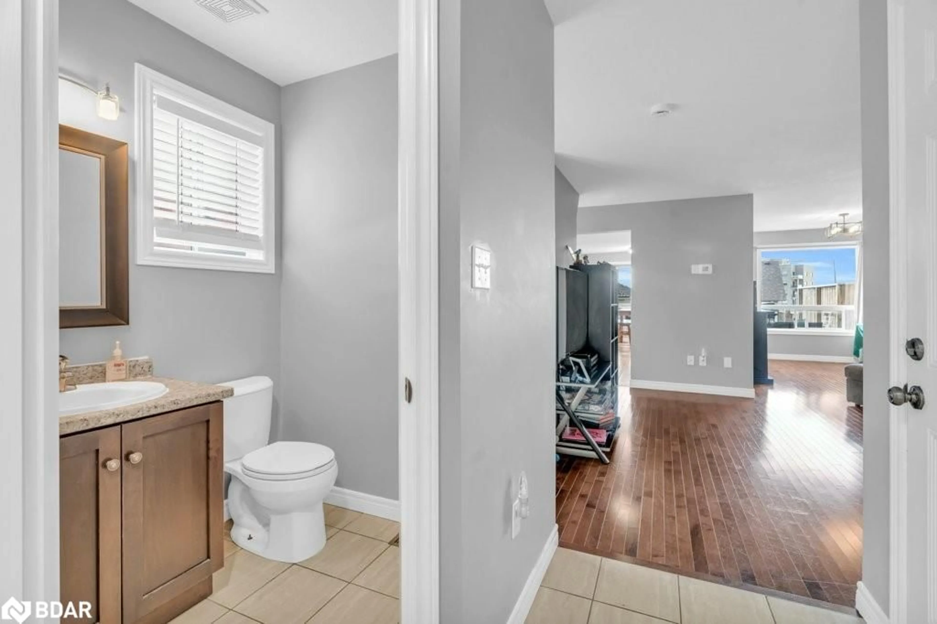 Standard bathroom, unknown for 3 Davison Drive Dr, Guelph Ontario N1E 0C1