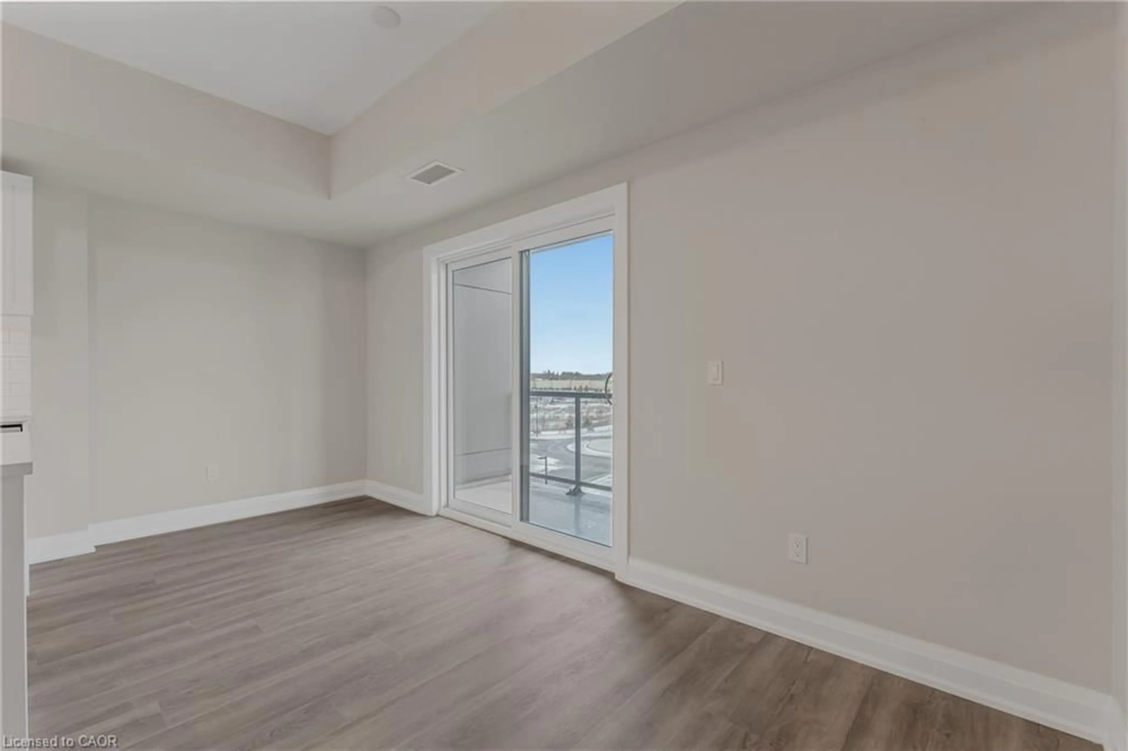A pic of a room for 118 Summersides Blvd #403, Fonthill Ontario L0E 1E1