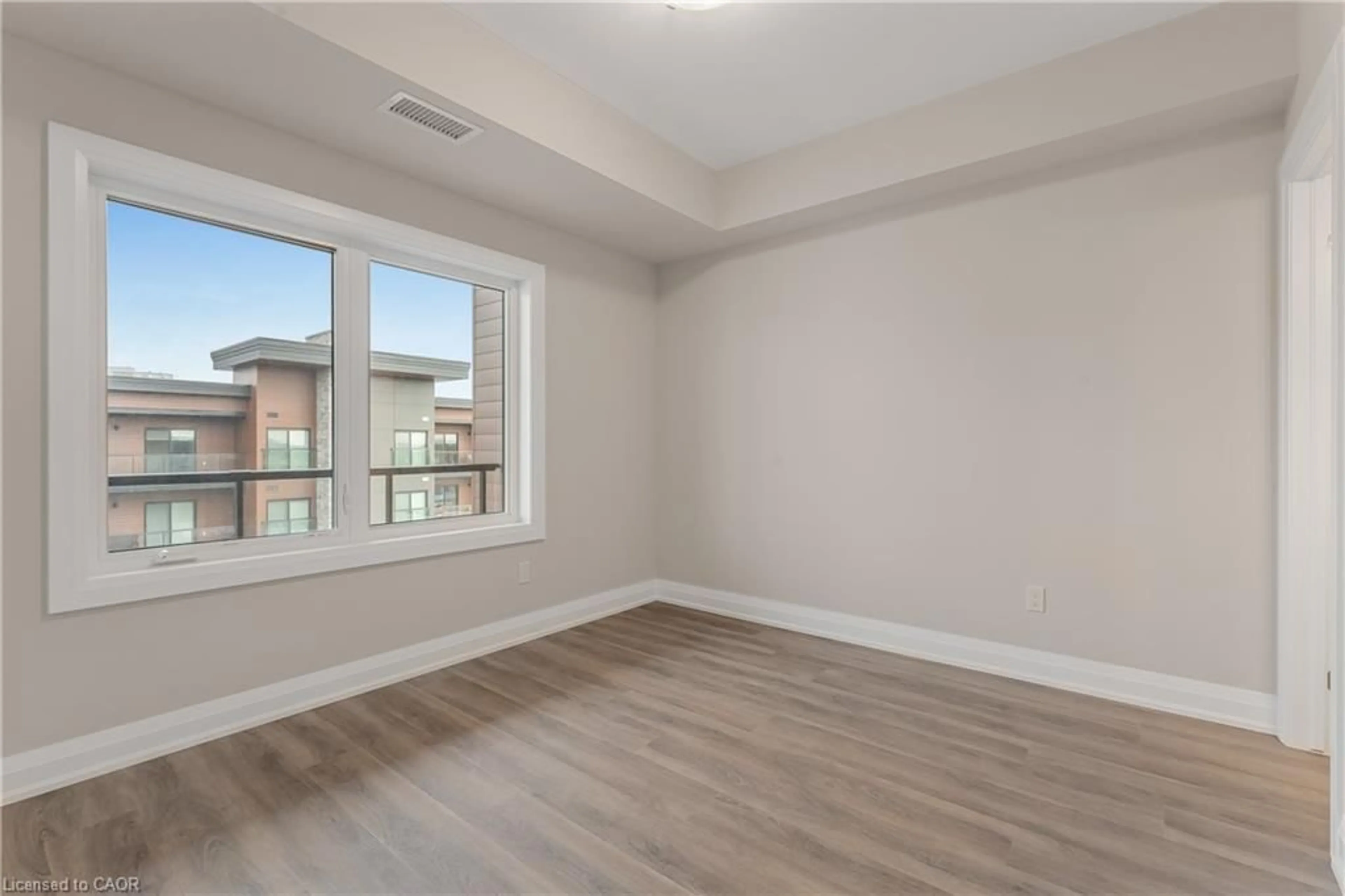 A pic of a room for 118 Summersides Blvd #403, Fonthill Ontario L0E 1E1