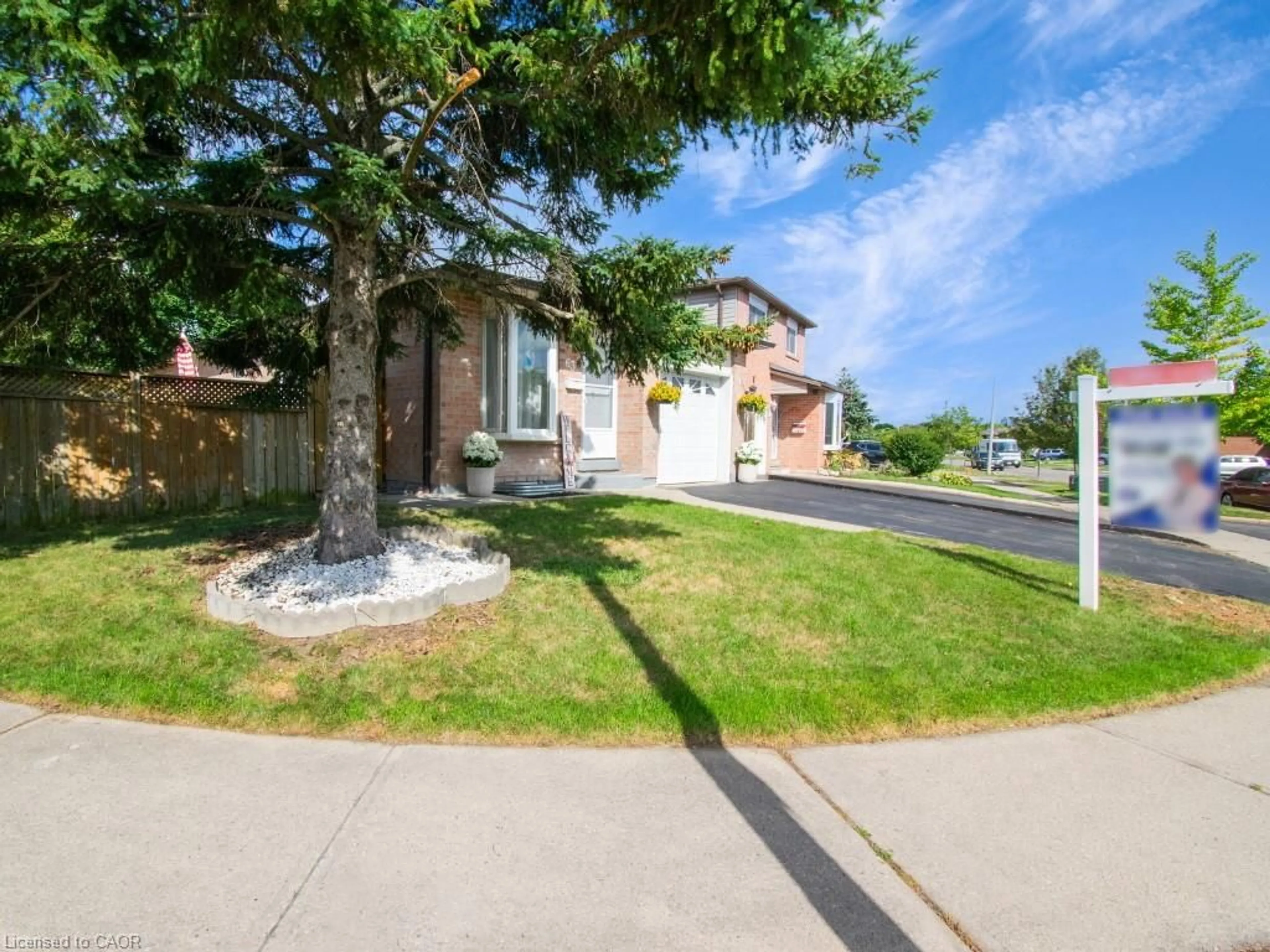 A pic from outside/outdoor area/front of a property/back of a property/a pic from drone, street for 63 Martindale Cres, Brampton Ontario L6X 2V7