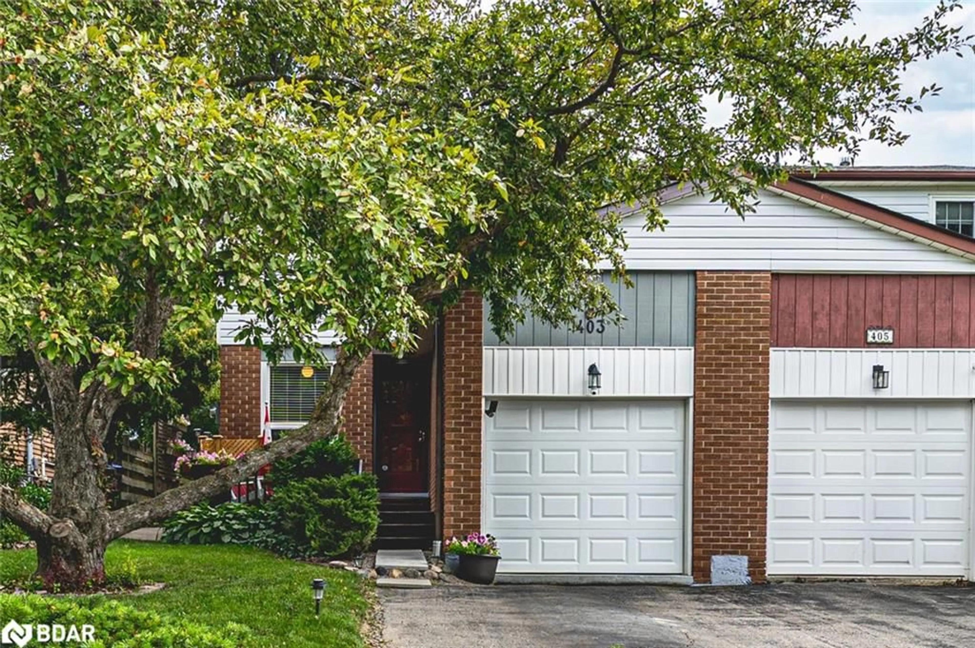 Home with brick exterior material, street for 403 Maplegrove Ave, Bradford Ontario L3Z 1V8
