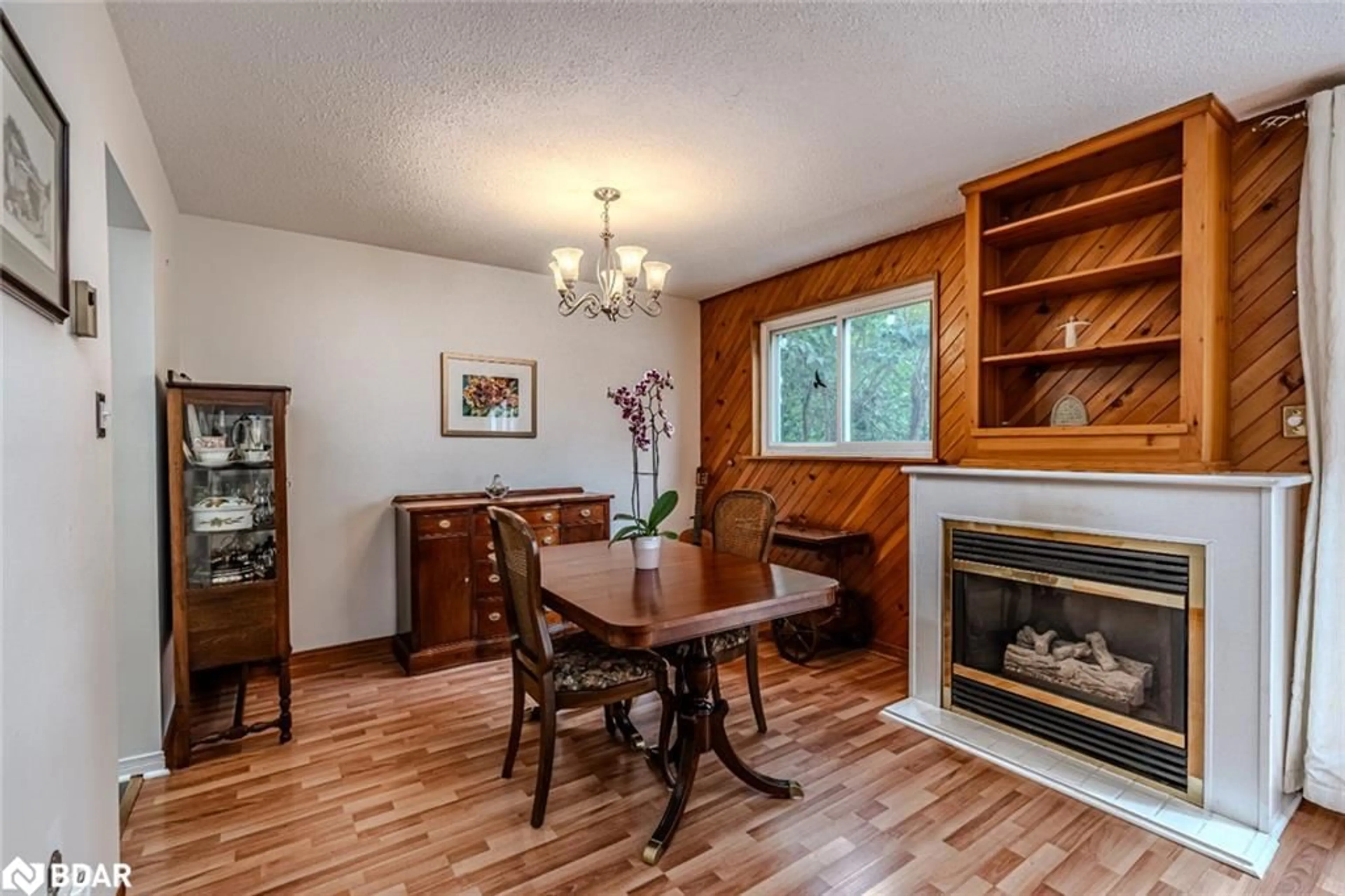 Dining room, wood/laminate floor for 403 Maplegrove Ave, Bradford Ontario L3Z 1V8
