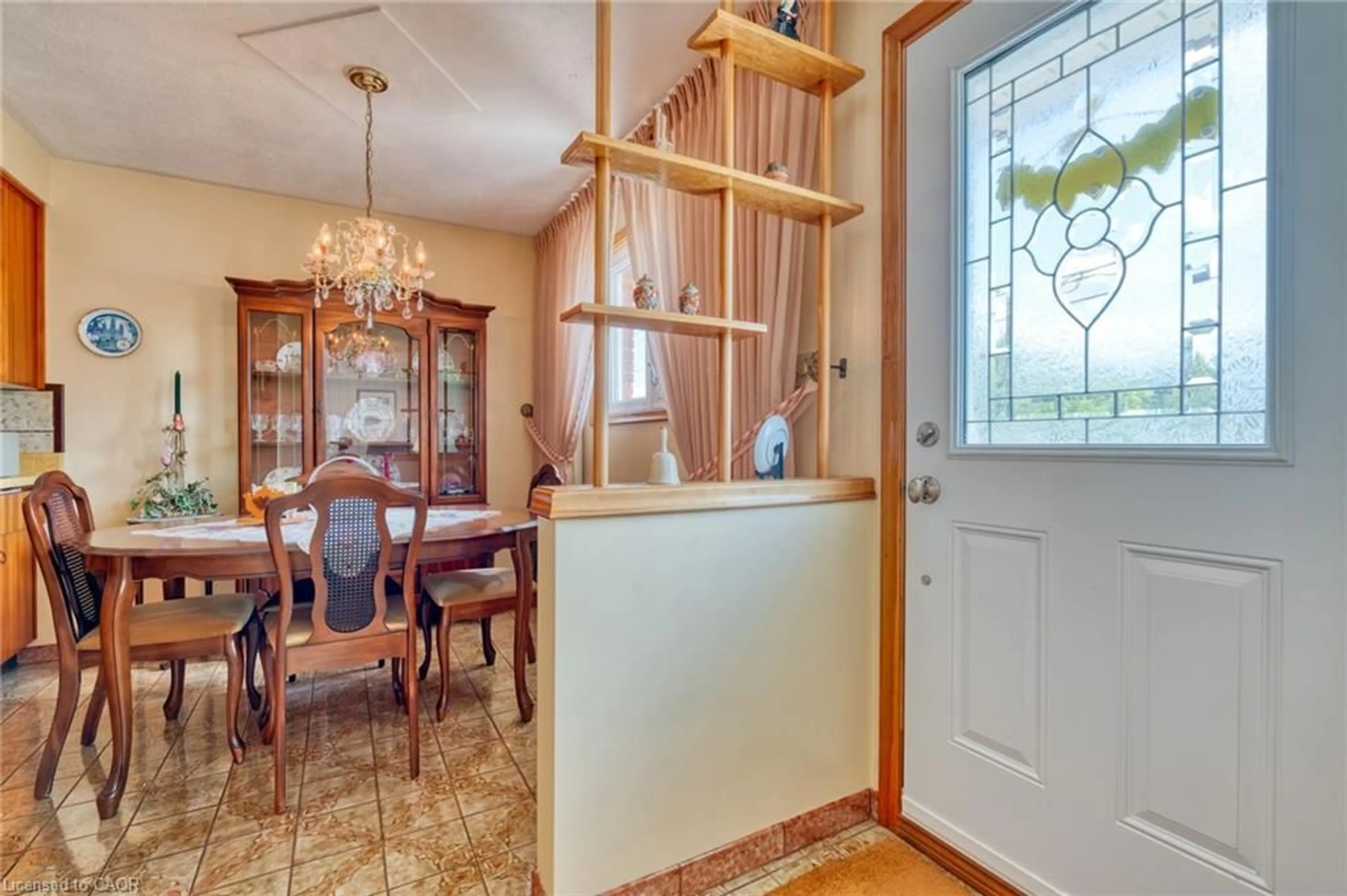 Dining room, ceramic/tile floor for 149 Luscombe St, Hamilton Ontario L9A 2K2