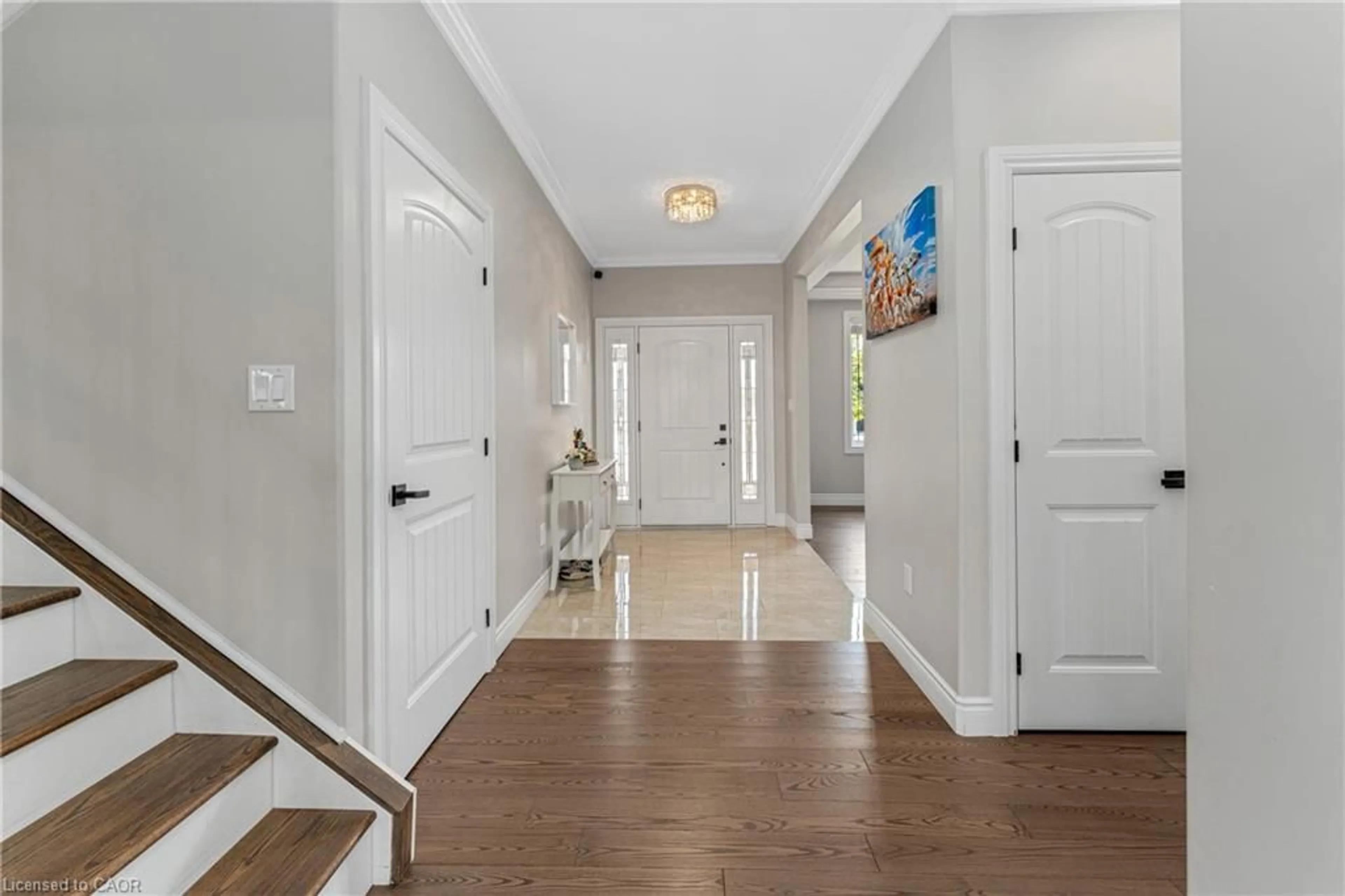 Indoor entryway for 190 Spring St, Lakeshore Ontario N8L 0G7