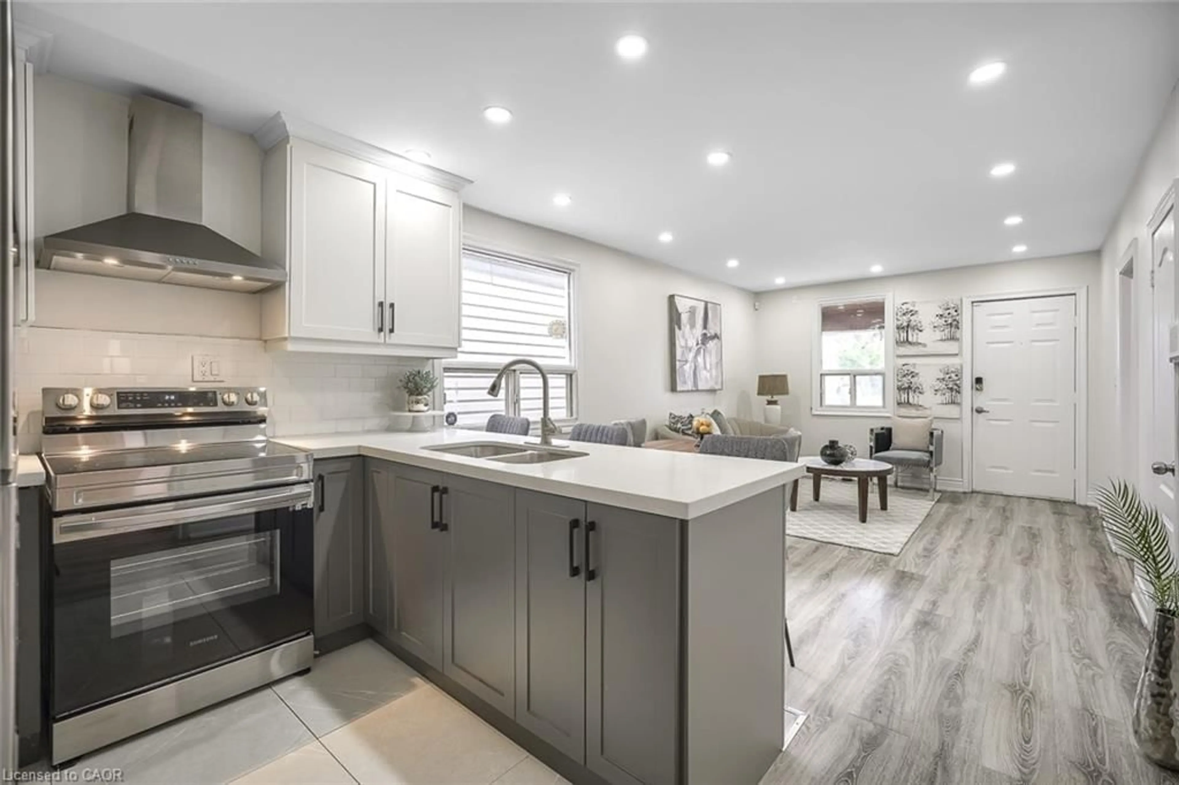 Open concept kitchen, ceramic/tile floor for 230 Mcanulty Blvd, Hamilton Ontario L8H 3J1