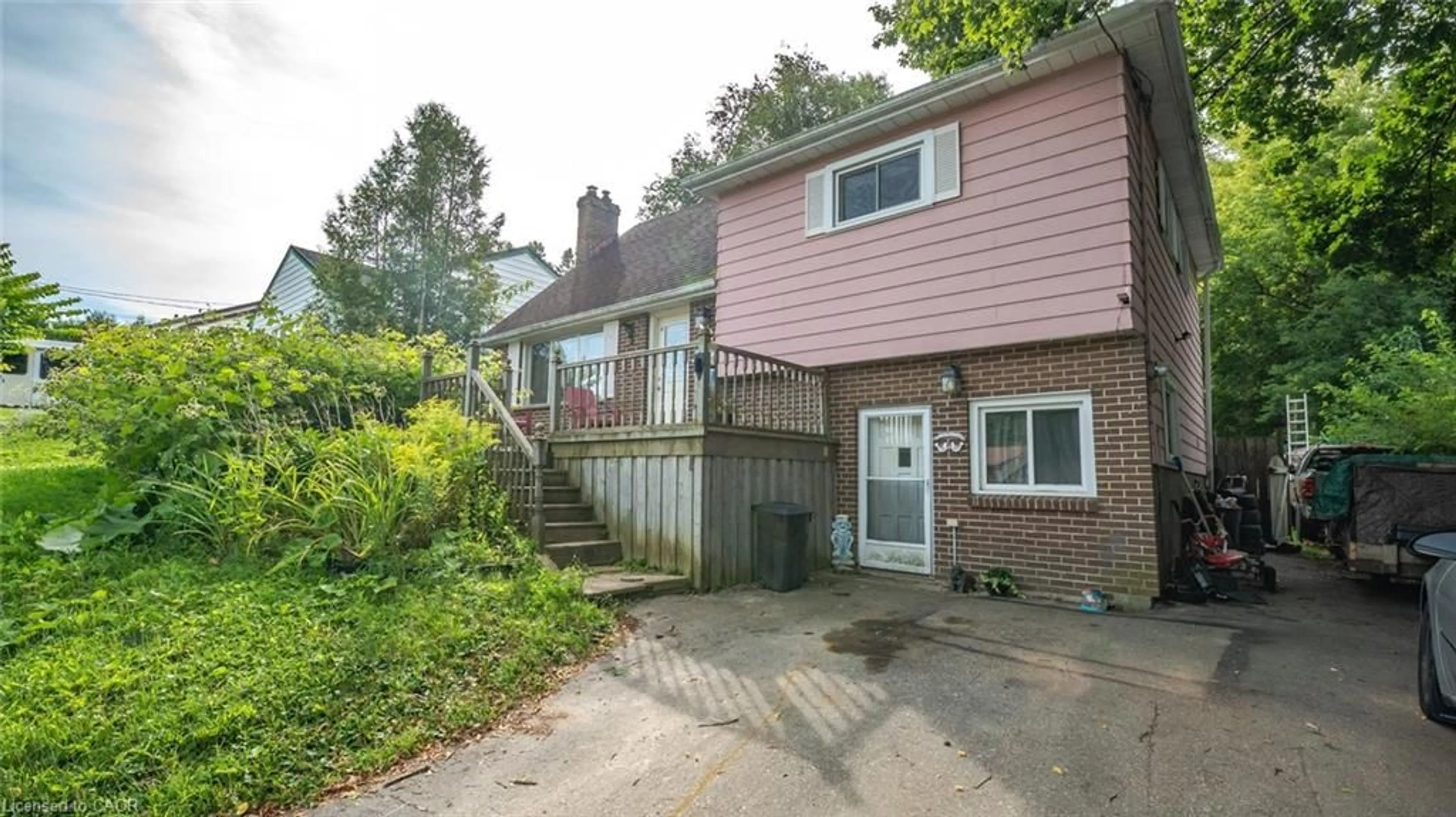 A pic from outside/outdoor area/front of a property/back of a property/a pic from drone, street for 52 Parker Dr, Simcoe Ontario N3Y 1A1