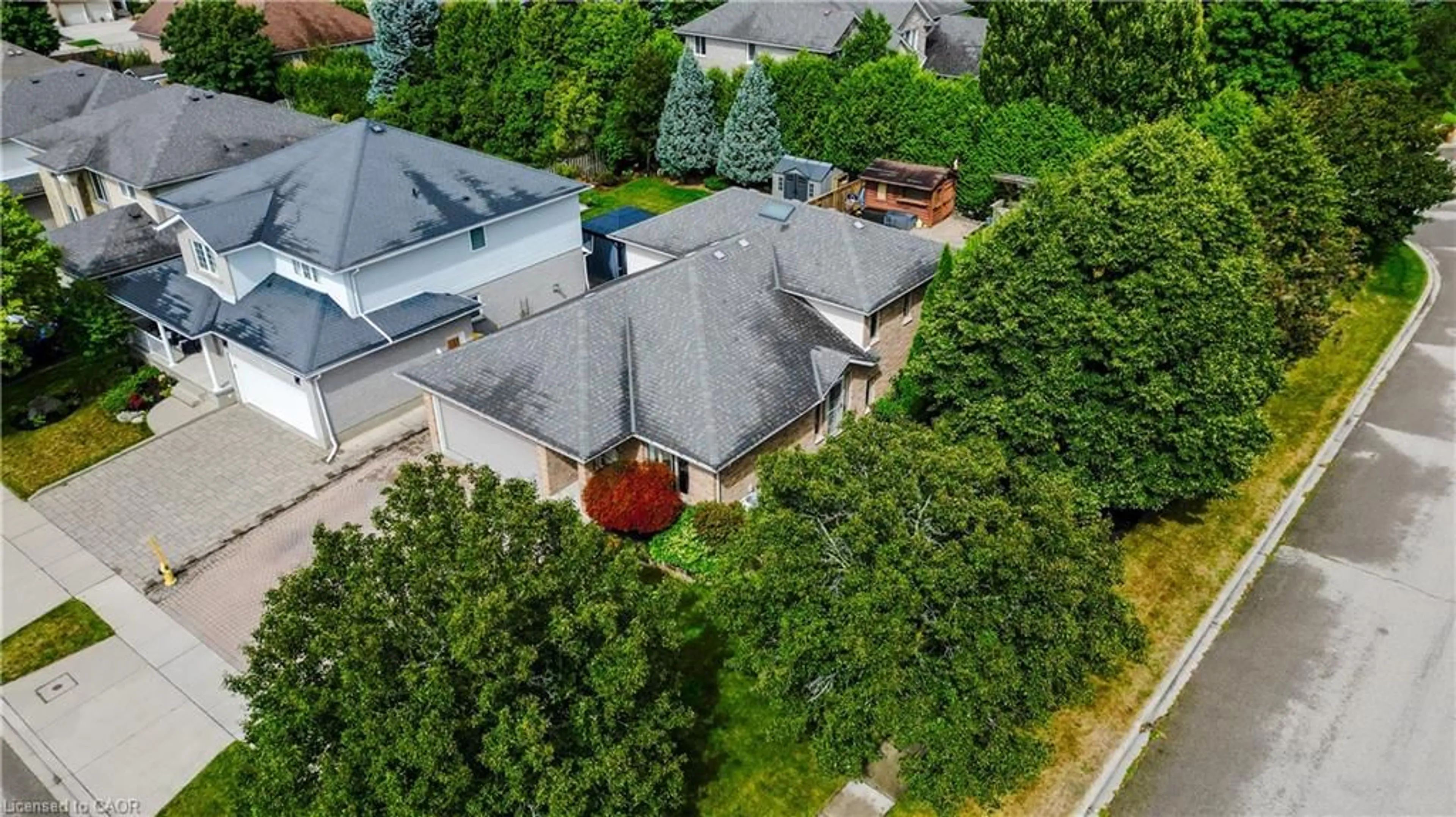 A pic from outside/outdoor area/front of a property/back of a property/a pic from drone, street for 43 Hahn Valley Pl, Cambridge Ontario N1T 1W7