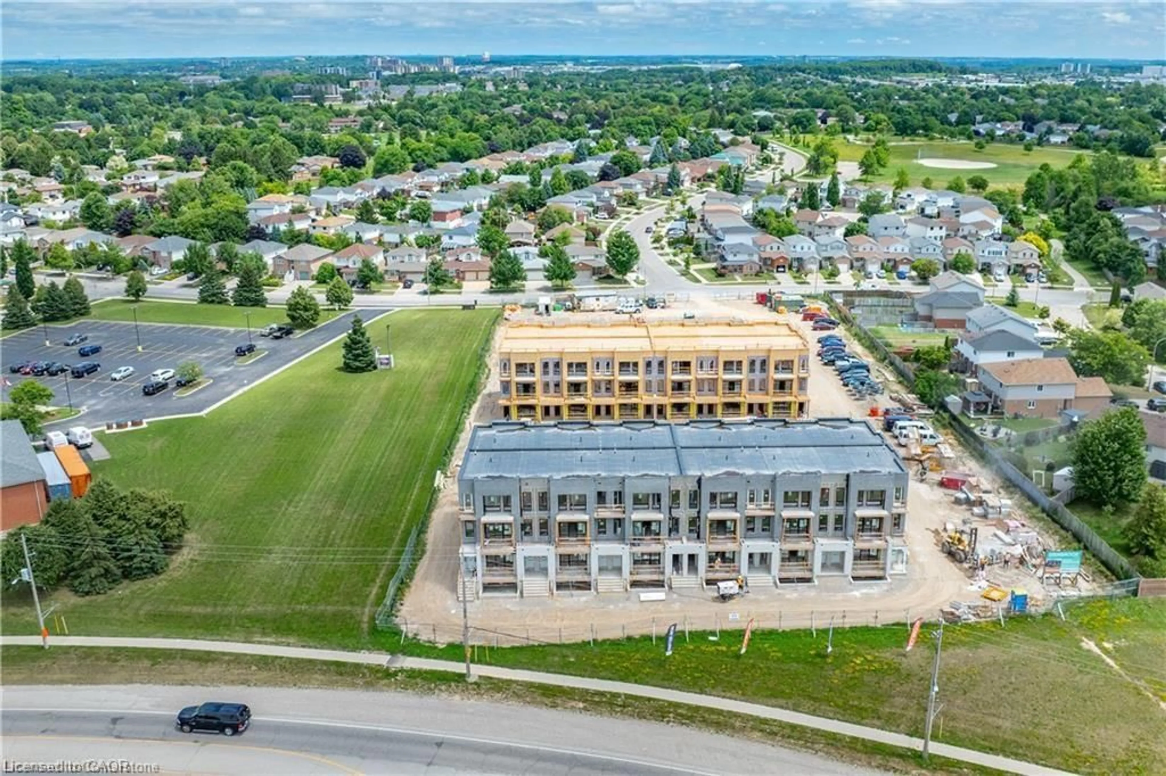A pic from outside/outdoor area/front of a property/back of a property/a pic from drone, building for 525 Erinbrook Dr #C062, Kitchener Ontario N2E 3M8