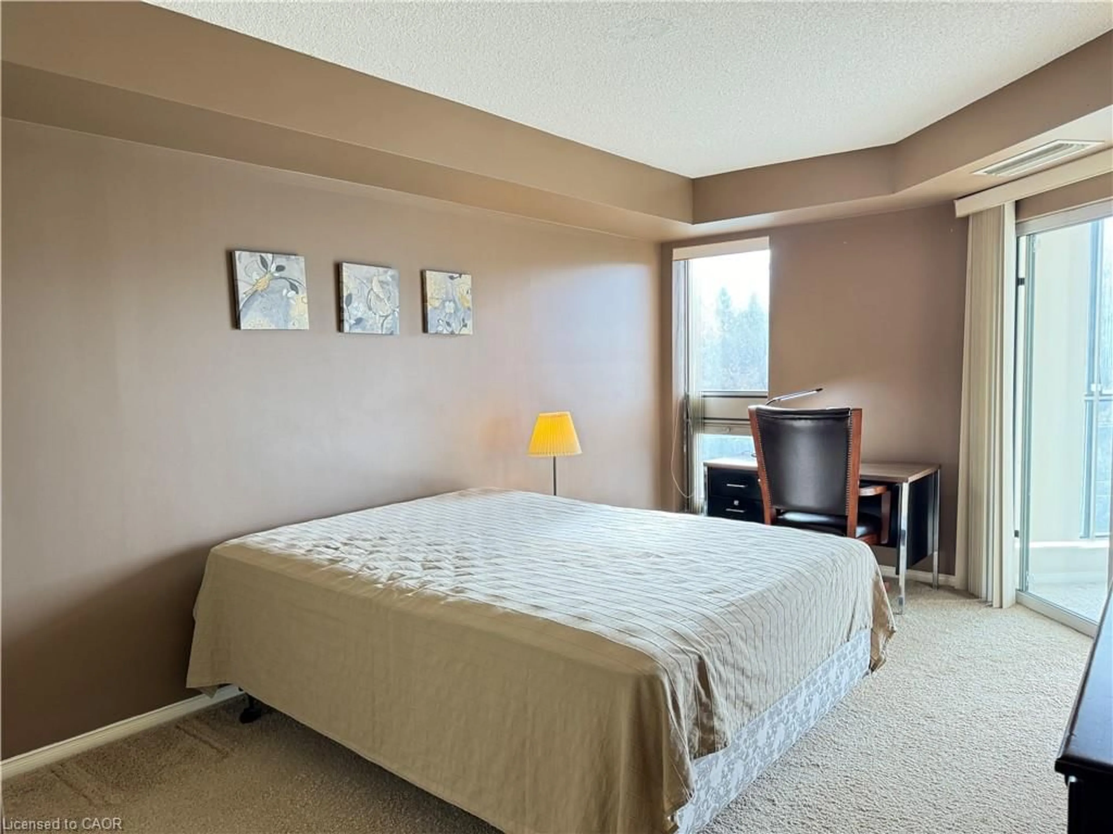 Bedroom with bed, unknown for 265 Westcourt Pl #608, Waterloo Ontario N2L 6E4