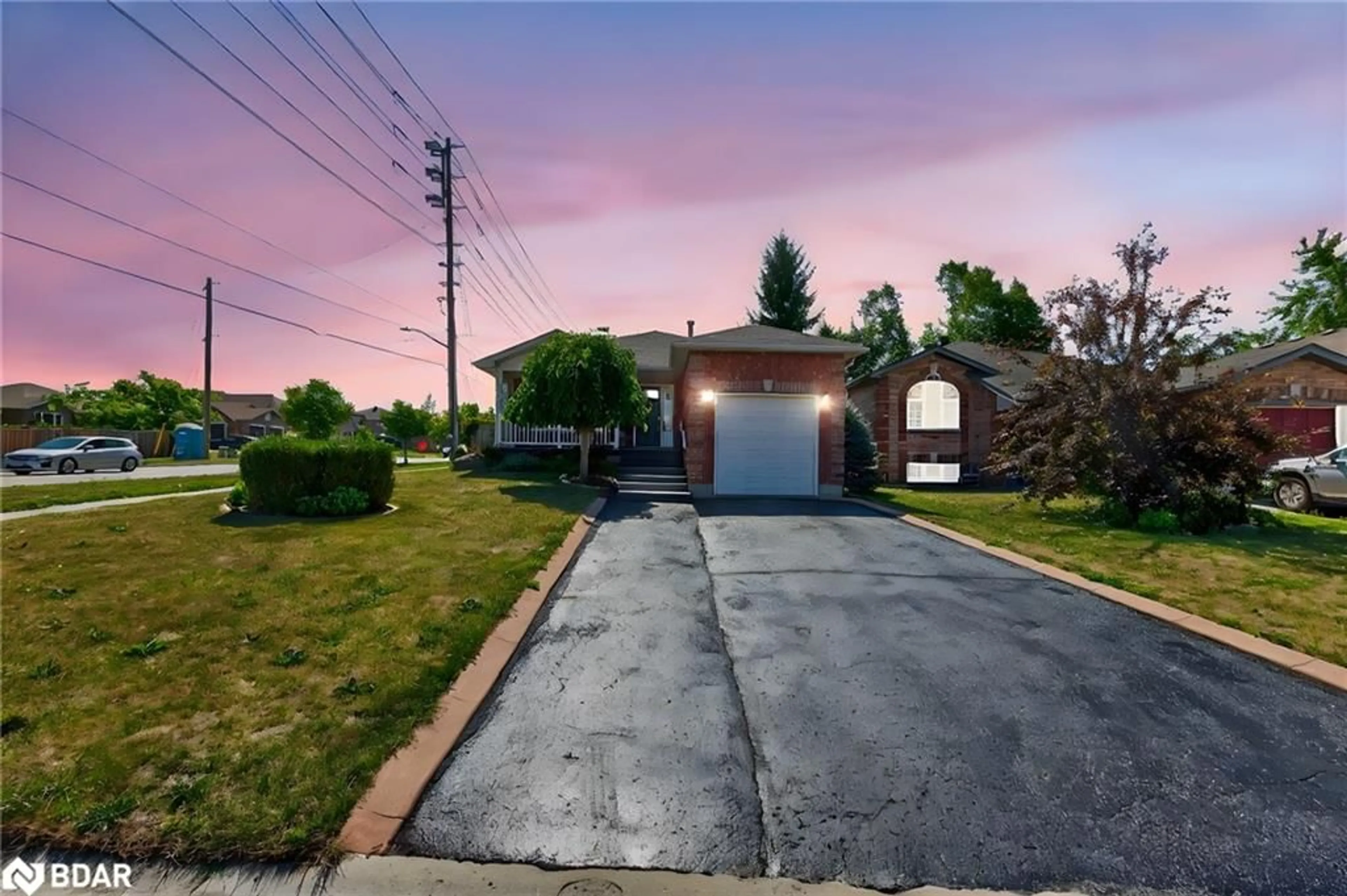 A pic from outside/outdoor area/front of a property/back of a property/a pic from drone, street for 59 Osprey Ridge Rd, Barrie Ontario L4M 6P2