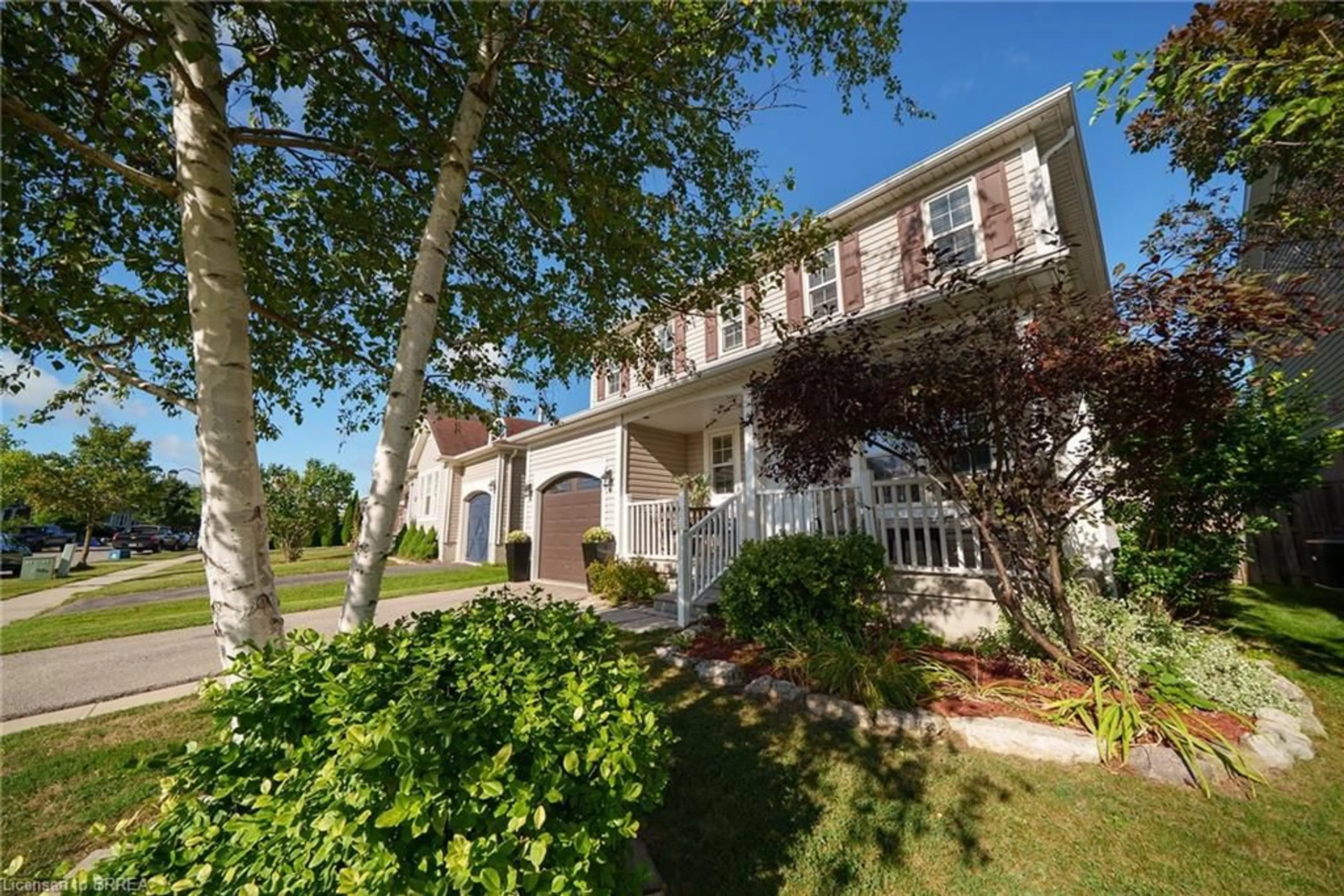 A pic from outside/outdoor area/front of a property/back of a property/a pic from drone, street for 22 Hollinrake Ave, Brantford Ontario N3T 0A6