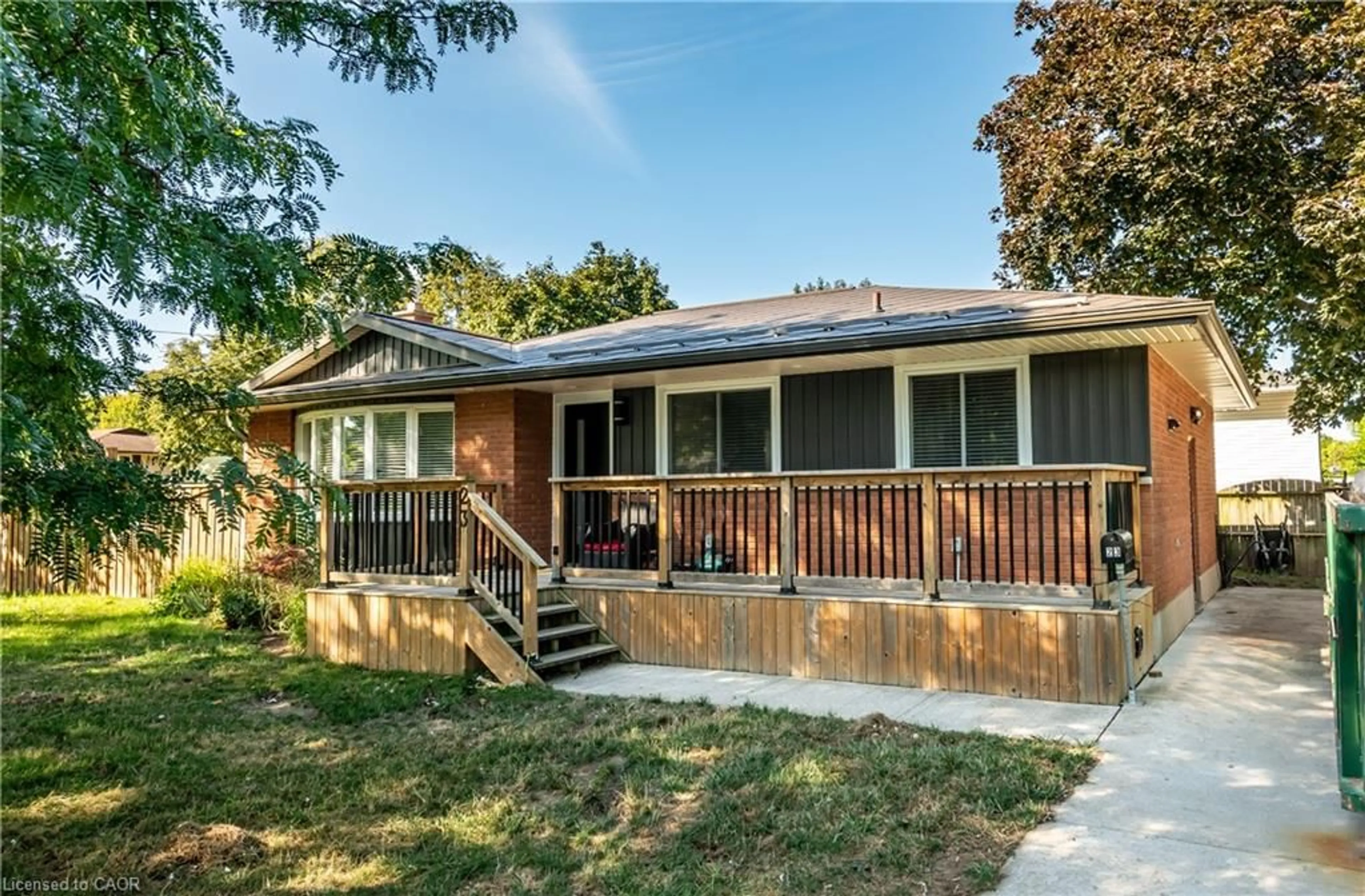 Home with vinyl exterior material, street for 23 Wakelin Terr, St. Catharines Ontario L2M 4K4