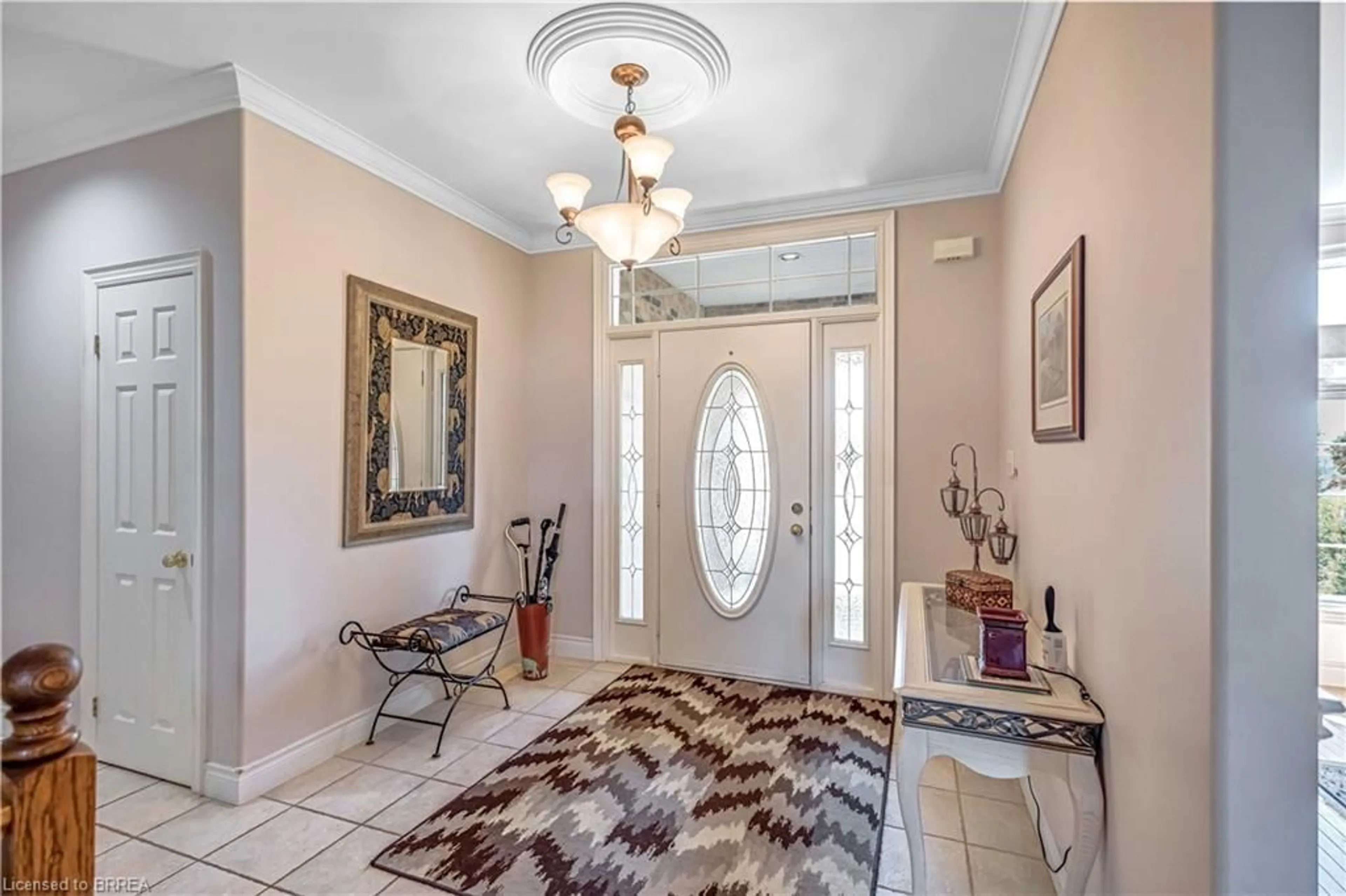 Indoor entryway for 16 Featherstone Ave, Selkirk Ontario N0A 1P0