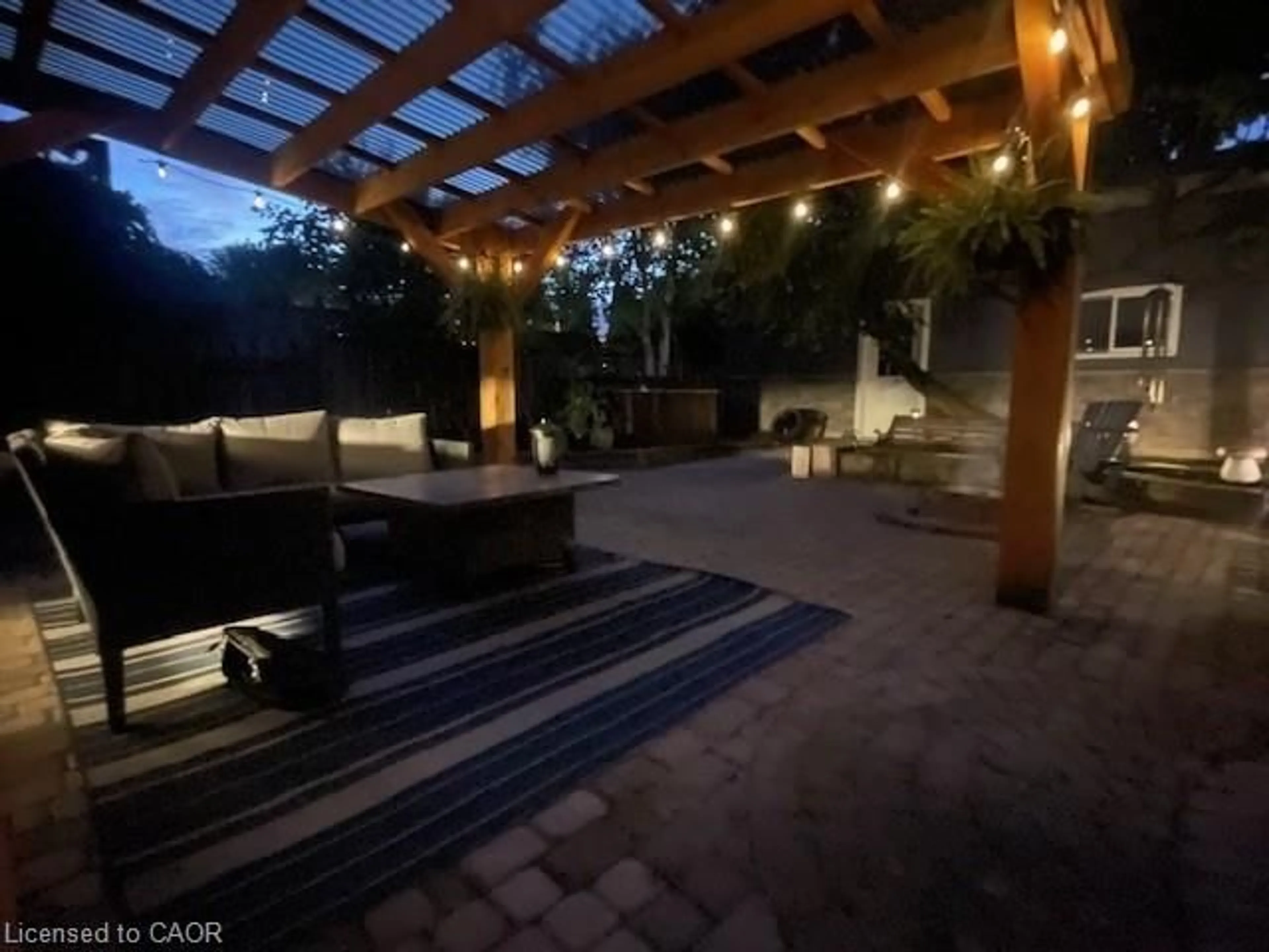 Patio, street for 2 Fuller Dr, Caledonia Ontario N3W 2L3