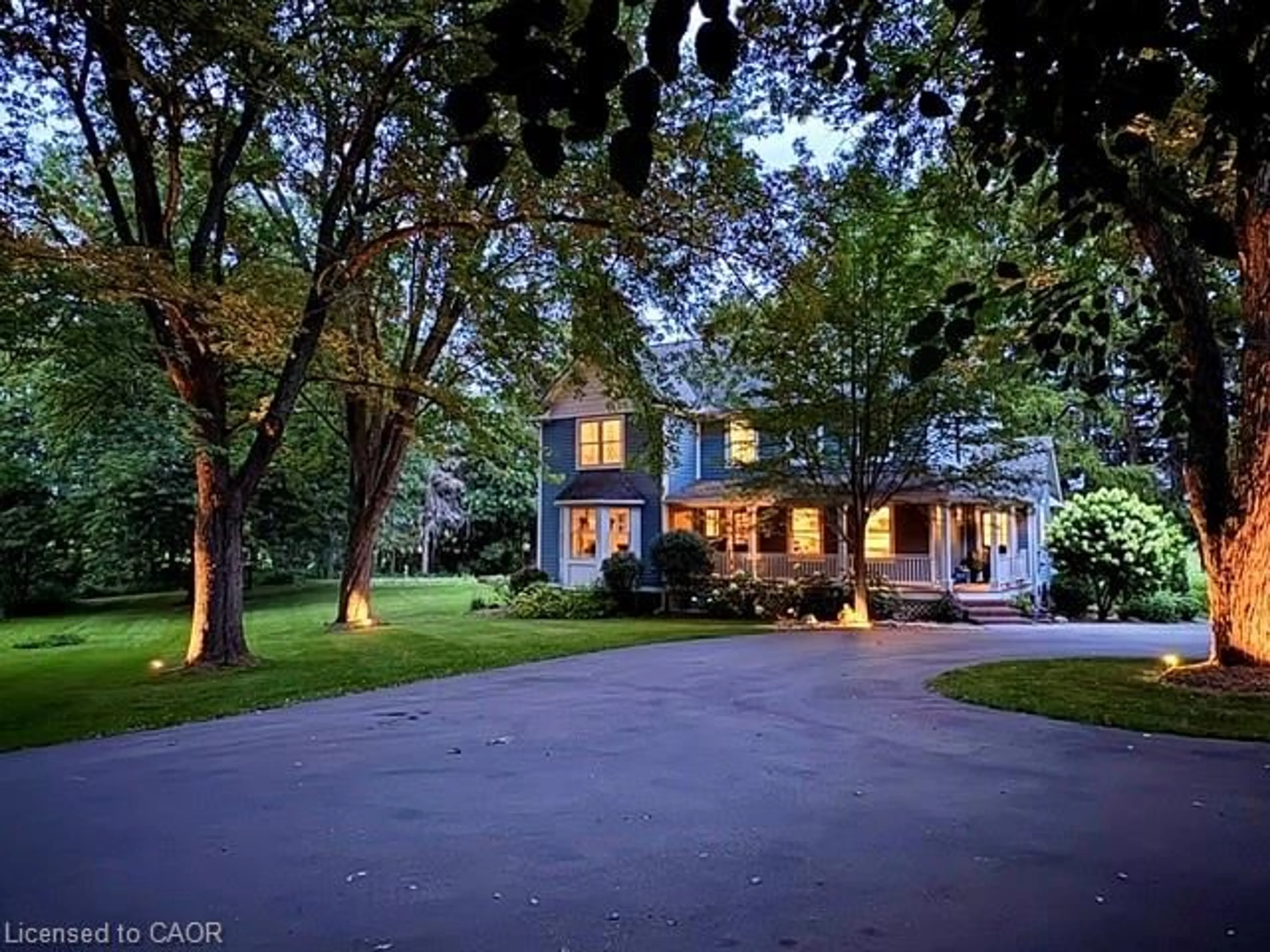 A pic from outside/outdoor area/front of a property/back of a property/a pic from drone, street for 39 Barnabas St, Lynden Ontario L0R 1T0