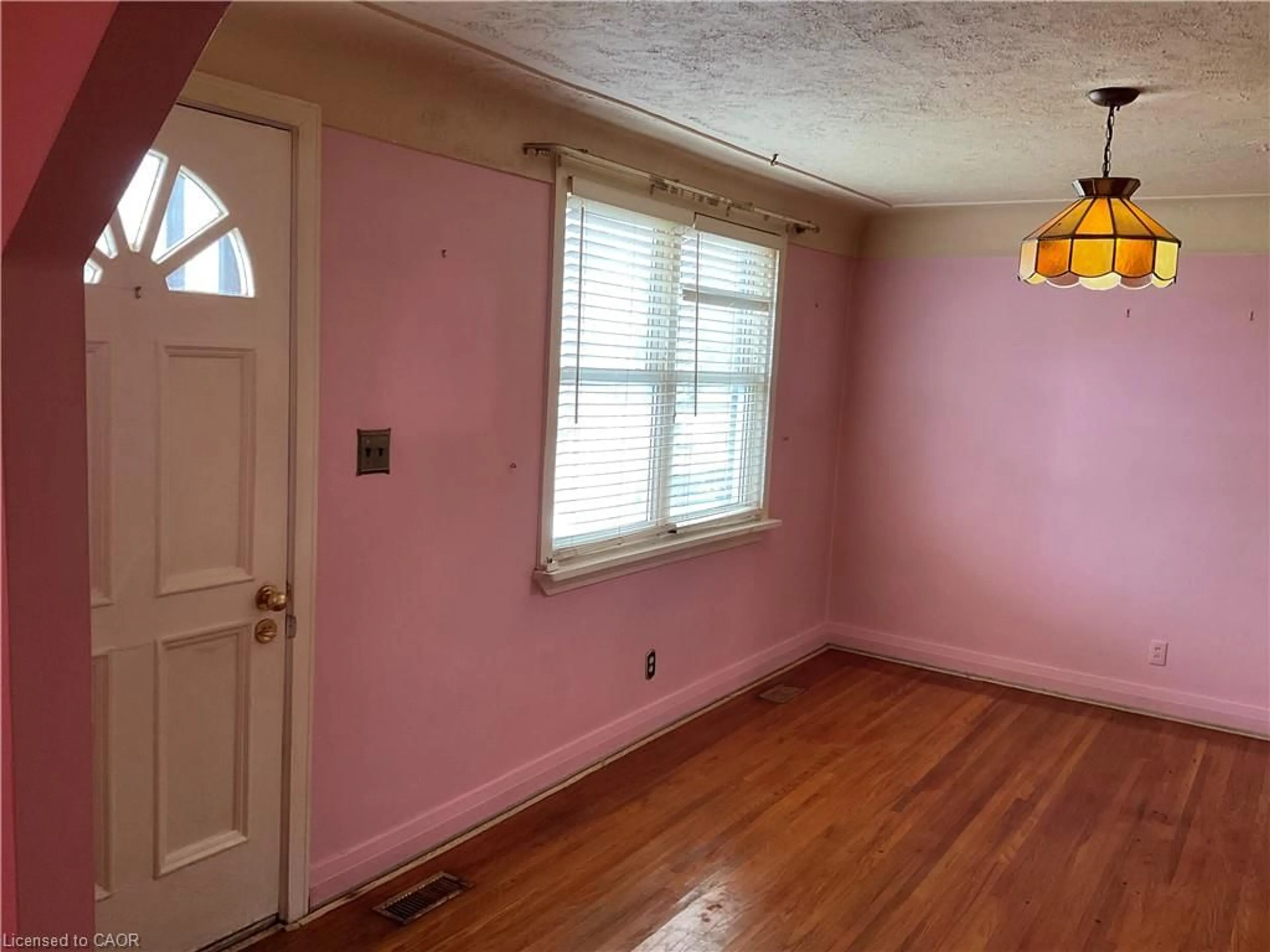 A pic of a room for 20 Pemberton Ave, Hamilton Ontario L8T 2J5