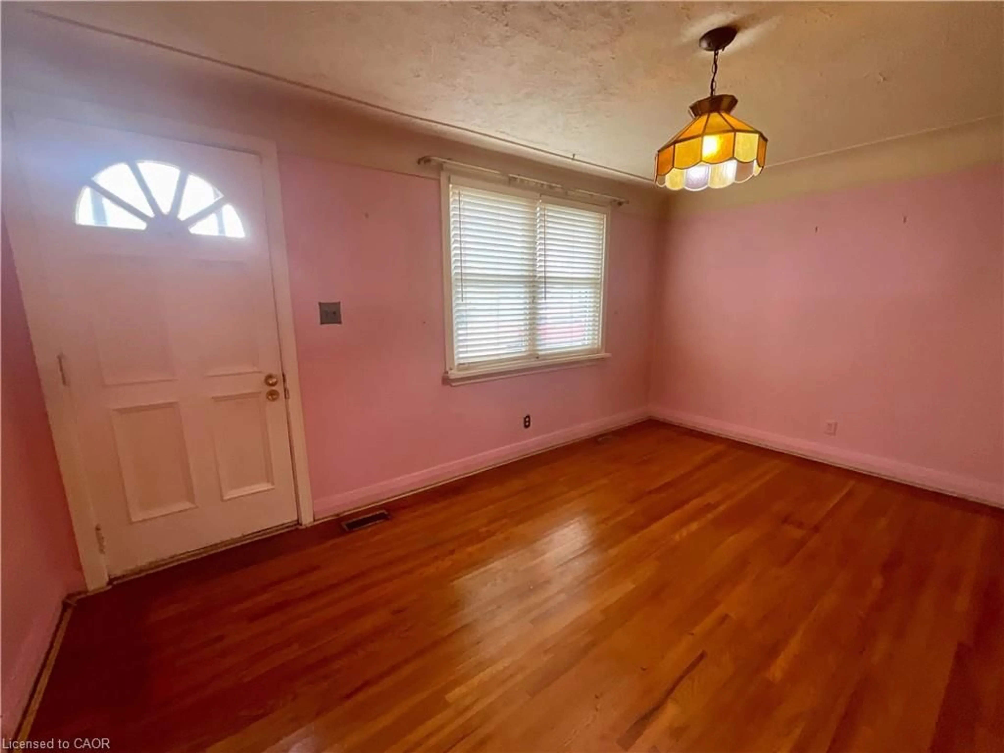 A pic of a room for 20 Pemberton Ave, Hamilton Ontario L8T 2J5